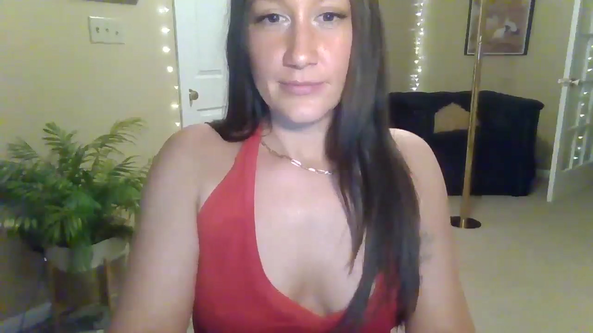 Gallery image thumbnail from CinnamonAnn's myfreecams stream on, 04/19/2026, 02:12 image 14 of 20