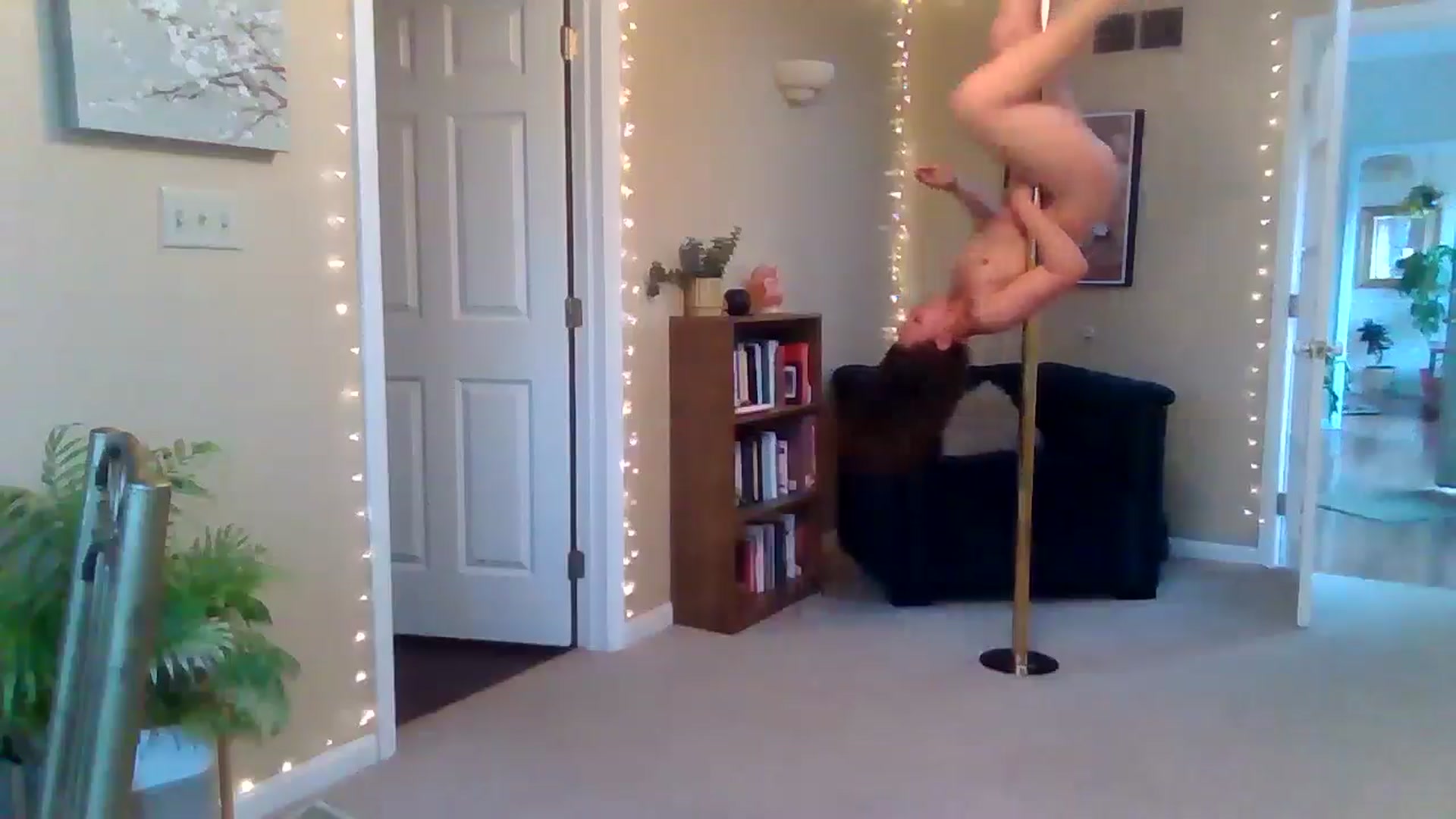 Gallery image thumbnail from CinnamonAnn's myfreecams stream on, 04/23/2026, 24:00 image 2 of 20