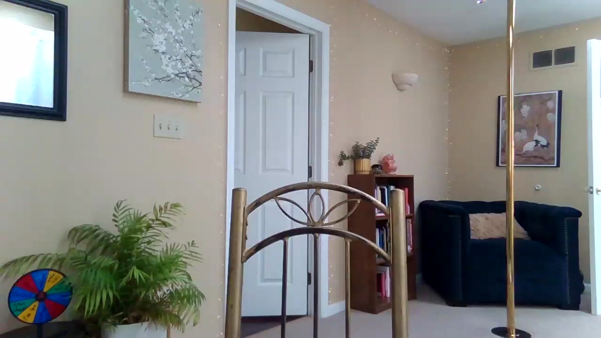 Gallery image thumbnail from CinnamonAnn's myfreecams stream on, 04/30/2026, 16:52 image 13 of 20