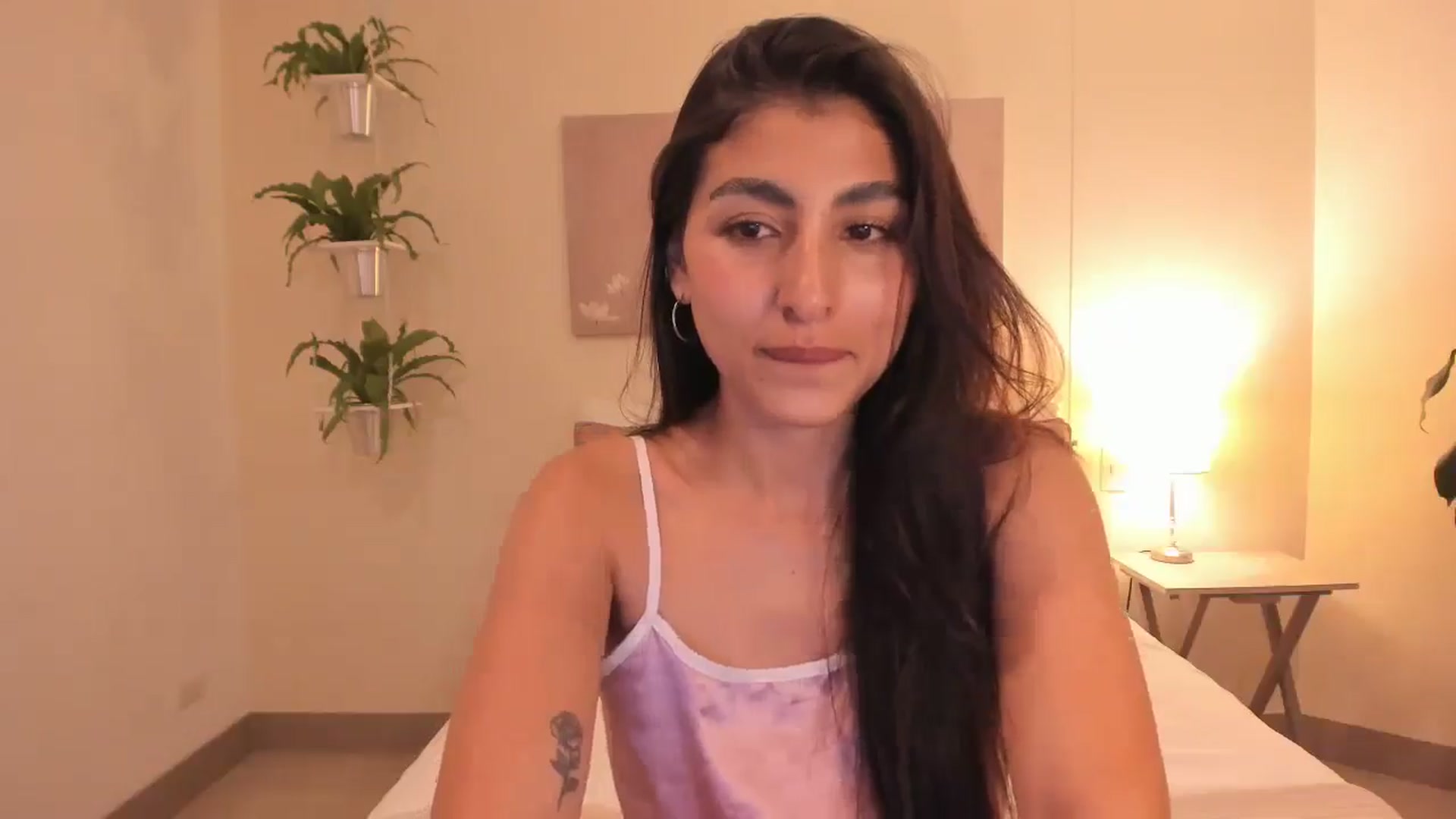 Gallery image thumbnail from Cinnamonn2's myfreecams stream on, 12/17/2025, 24:01 image 4 of 20