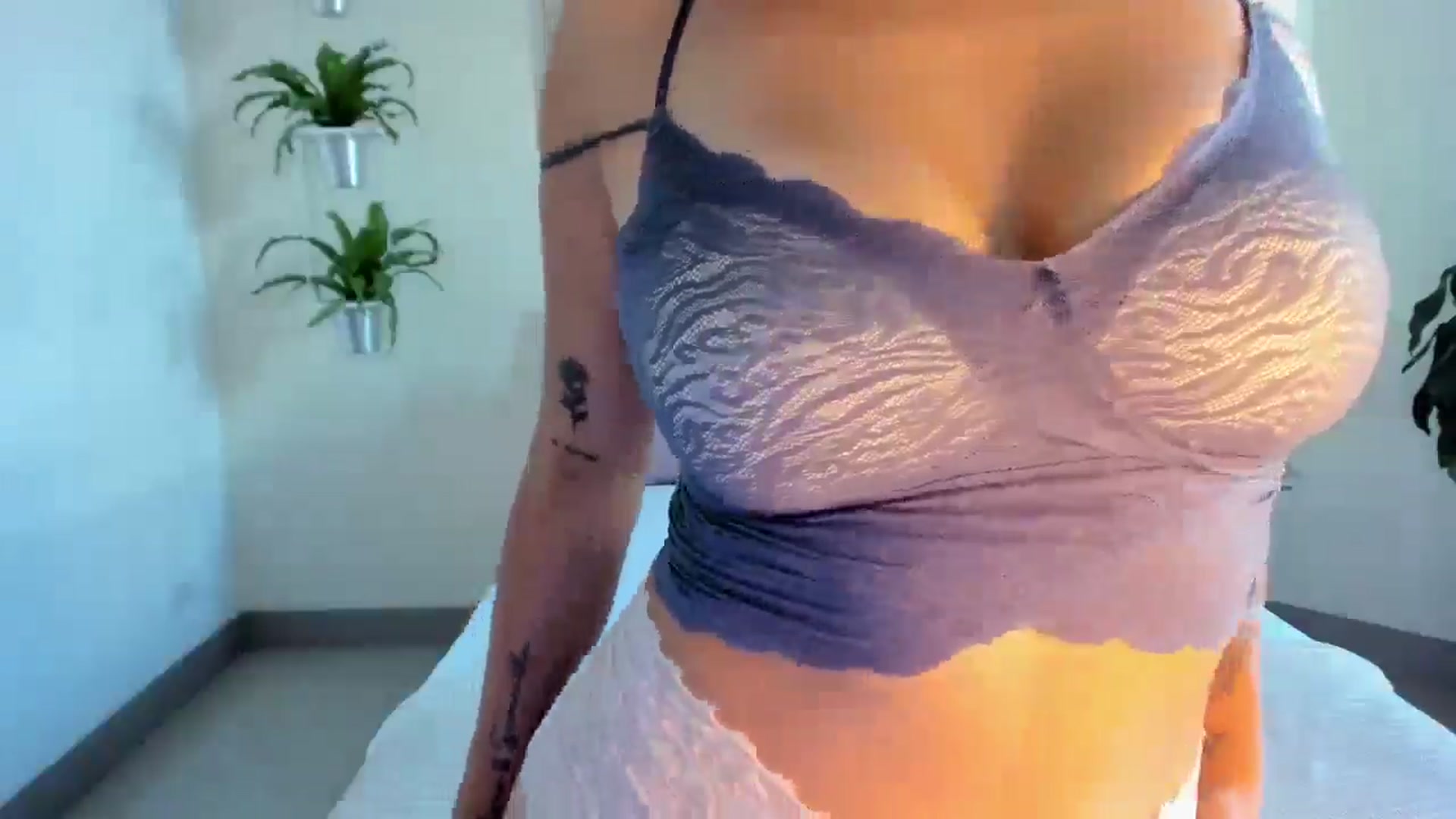 Gallery image thumbnail from Cinnamonn2's myfreecams stream on, 01/20/2026, 14:36 image 7 of 20