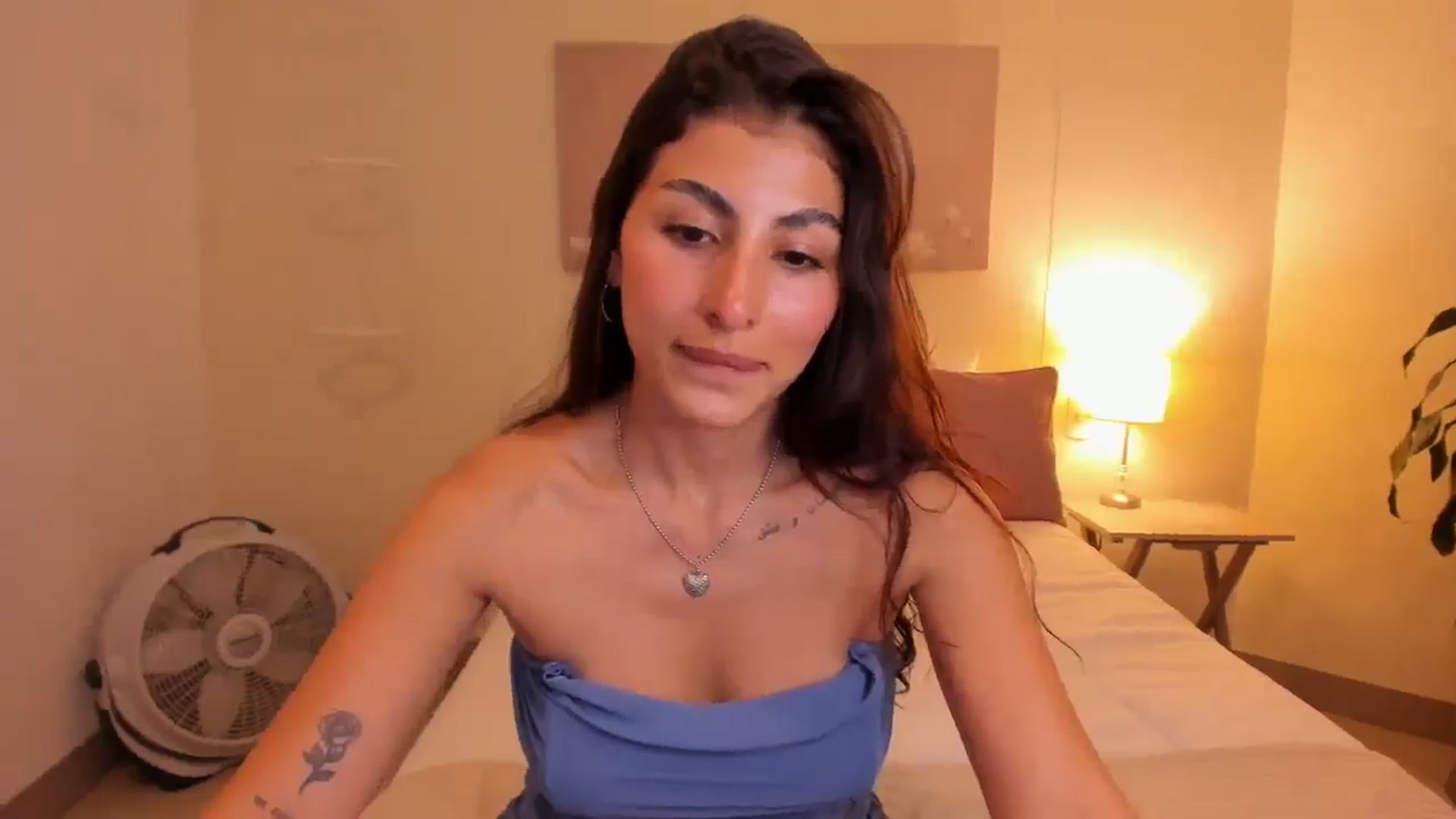 Gallery image thumbnail from Cinnamonn2's myfreecams stream on, 02/12/2026, 24:02 image 11 of 20