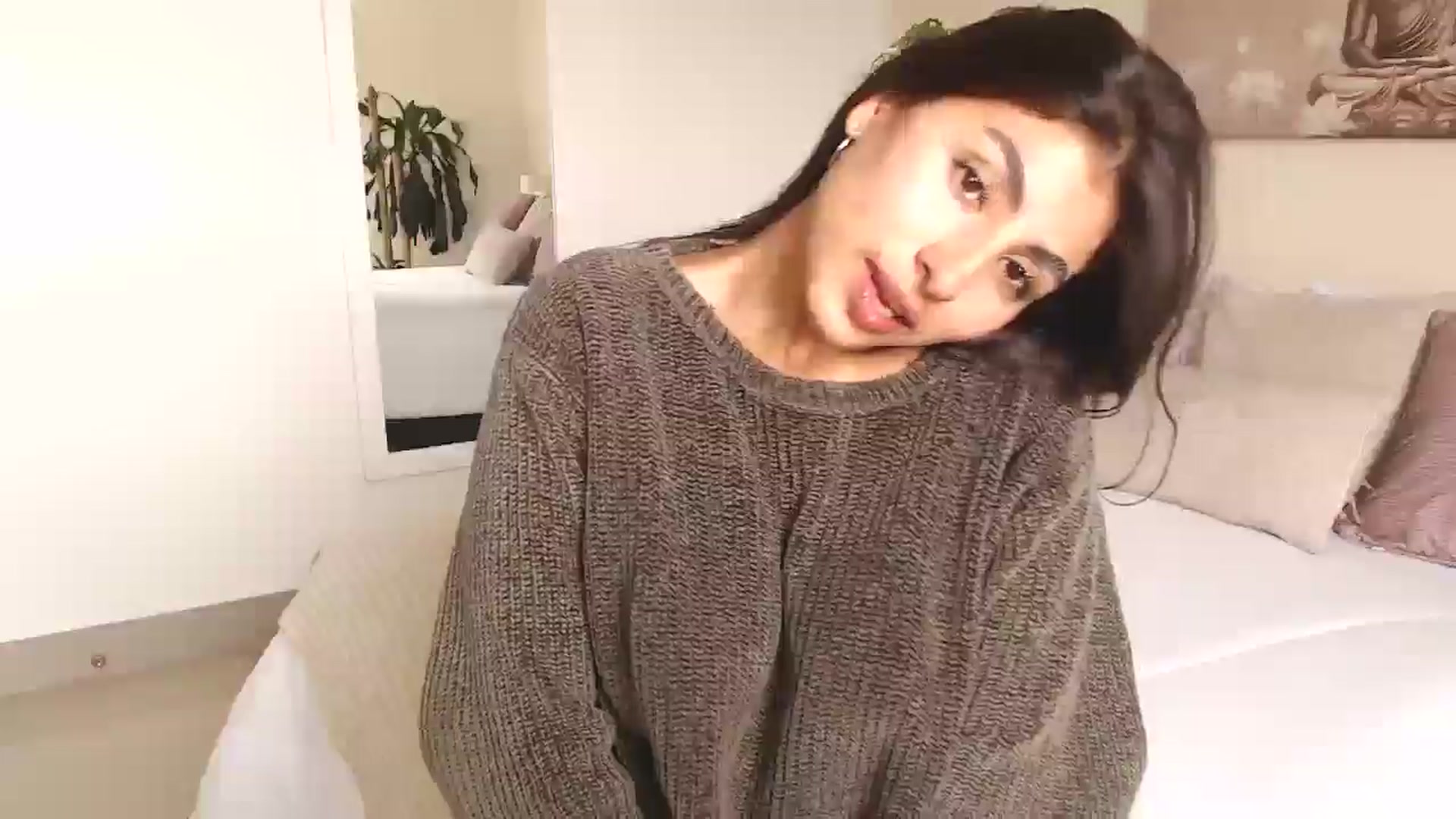 Gallery image thumbnail from Cinnamonn2's myfreecams stream on, 04/13/2026, 20:45 image 18 of 20