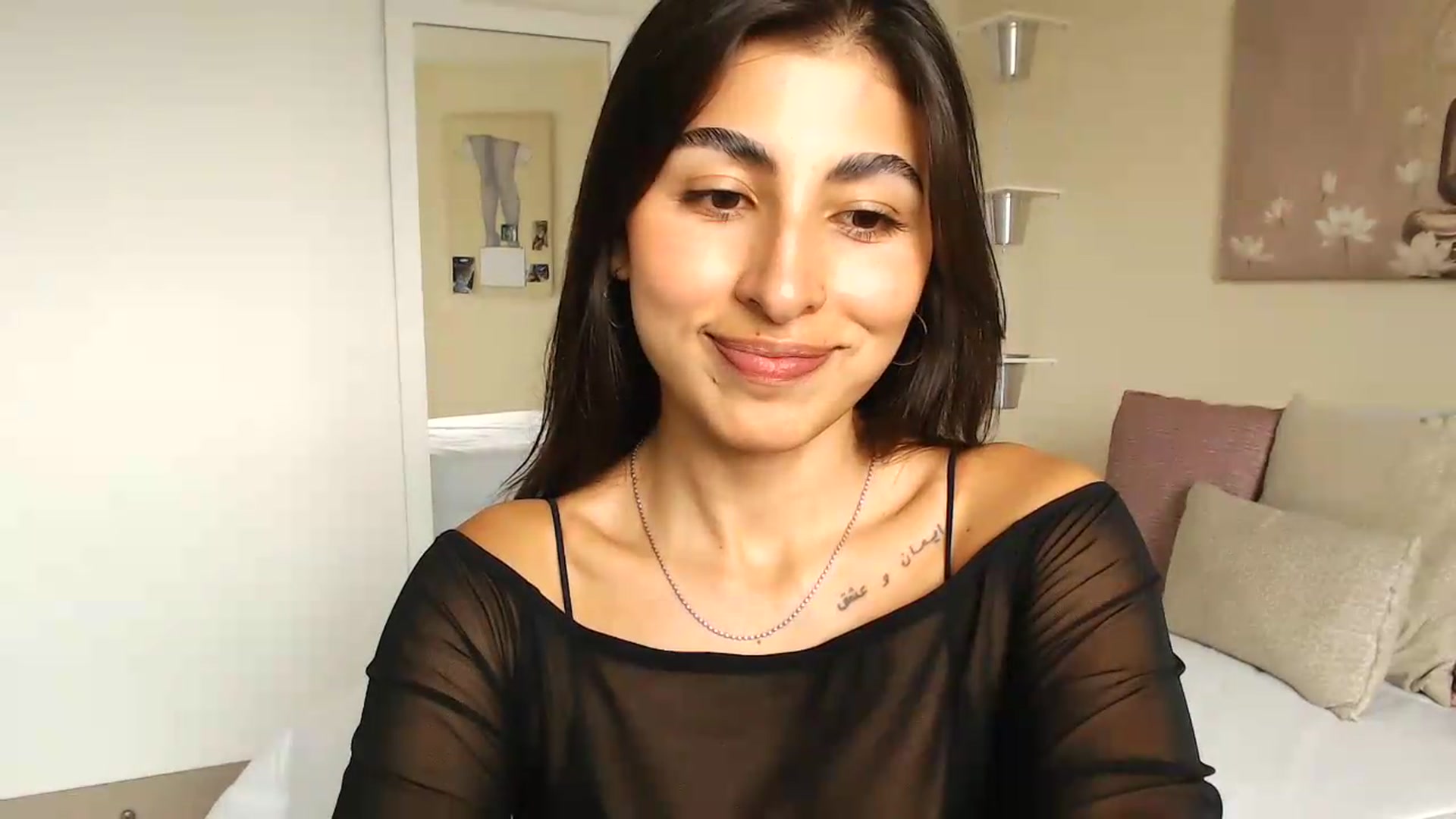 Gallery image thumbnail from Cinnamonn2's myfreecams stream on, 06/20/2026, 18:04 image 16 of 20