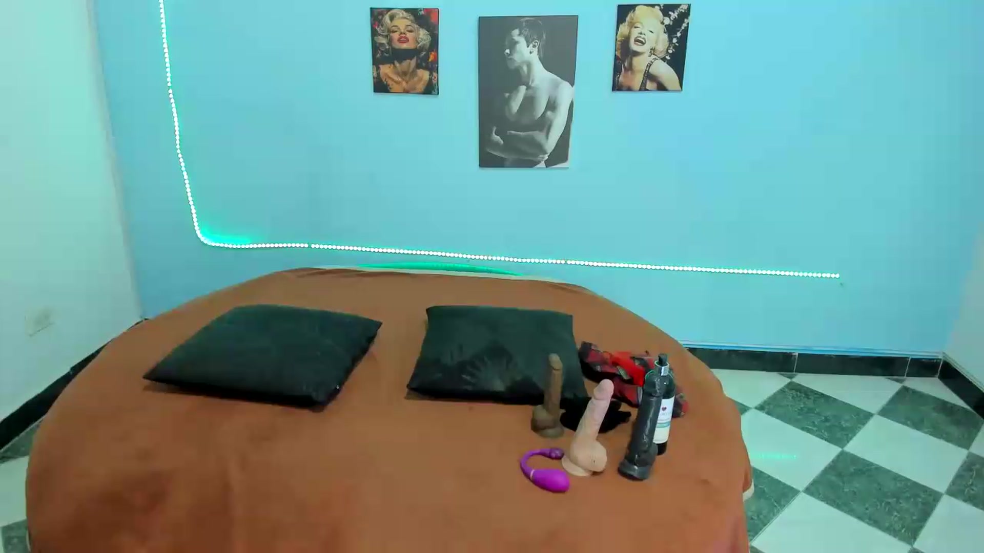 Gallery image thumbnail from Cinthya_dan's myfreecams stream on, 08/04/2026, 18:10 image 17 of 20