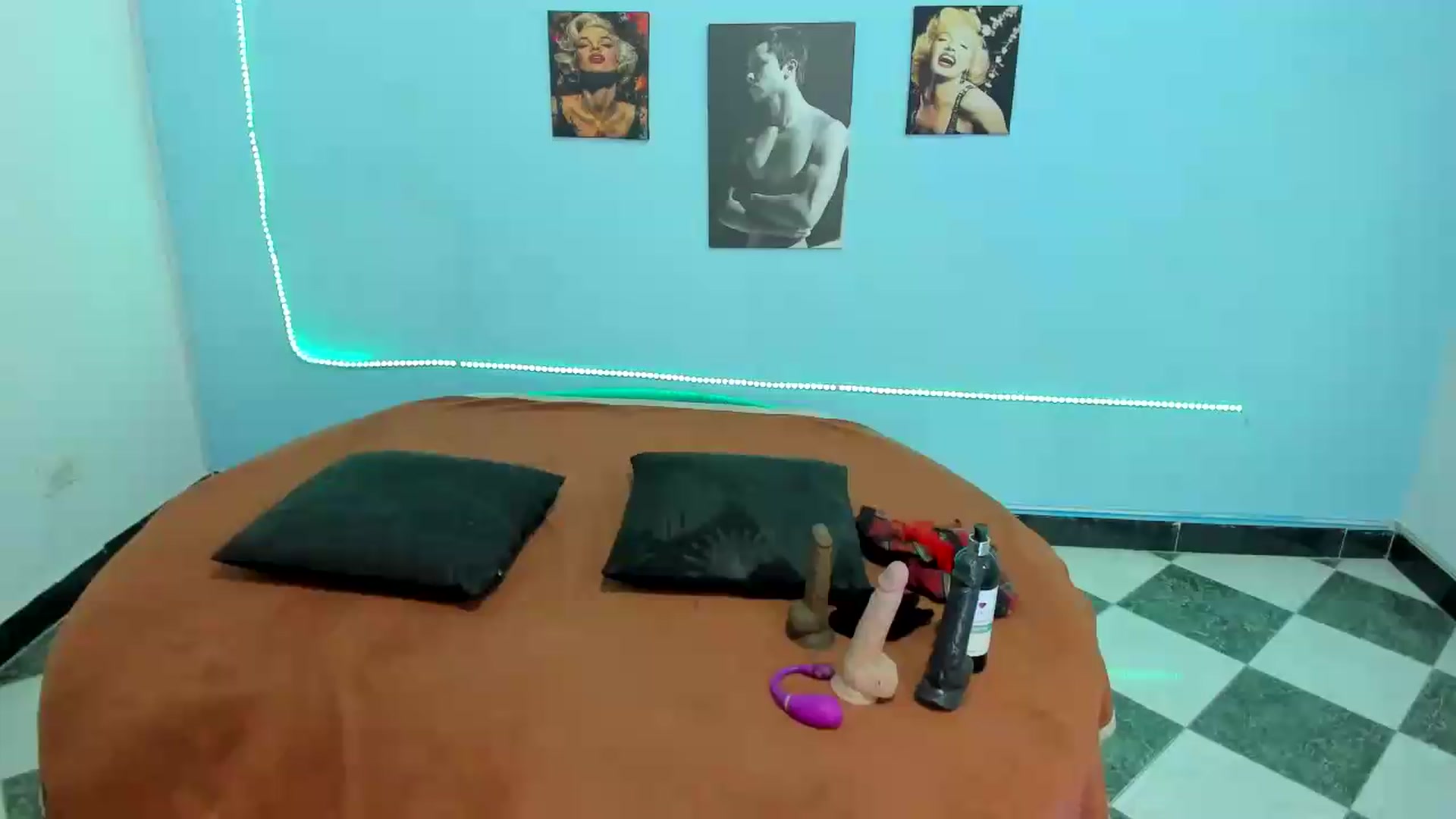 Gallery image thumbnail from Cinthya_dan's myfreecams stream on, 08/04/2026, 18:10 image 19 of 20