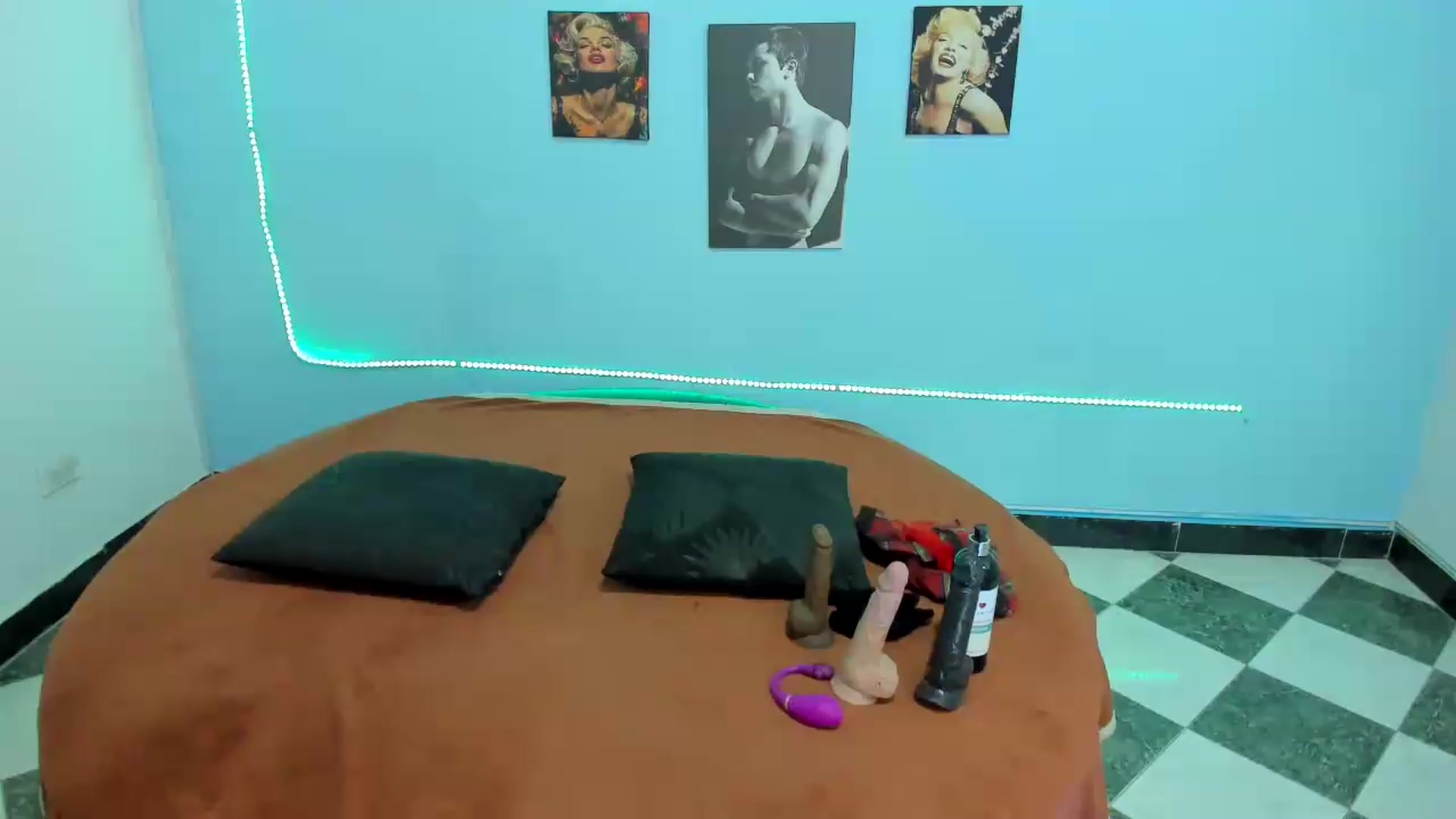 Gallery image thumbnail from Cinthya_dan's myfreecams stream on, 08/04/2026, 18:10 image 18 of 20