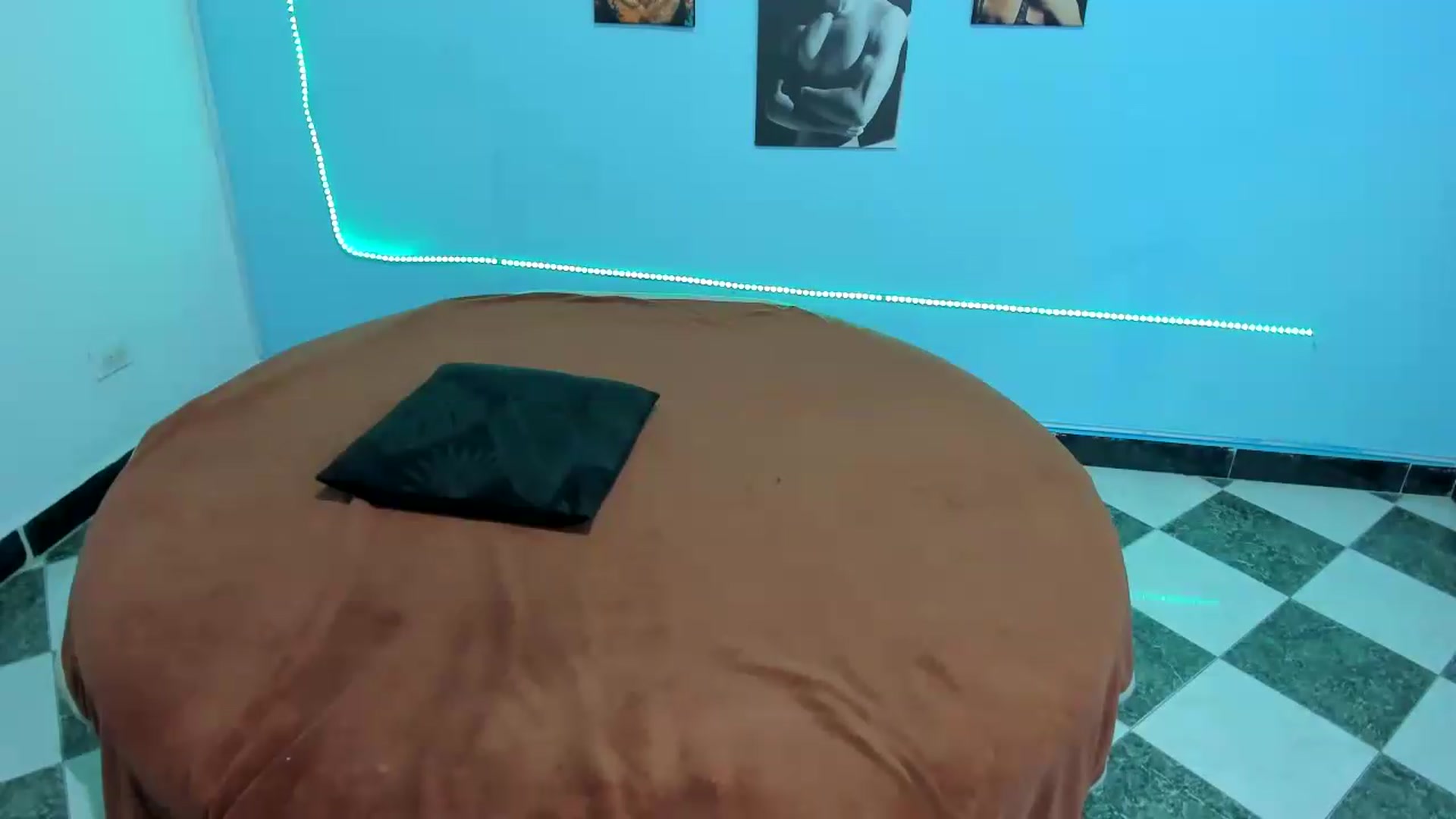 Gallery image thumbnail from Cinthya_dan's myfreecams stream on, 08/06/2026, 18:17 image 15 of 20