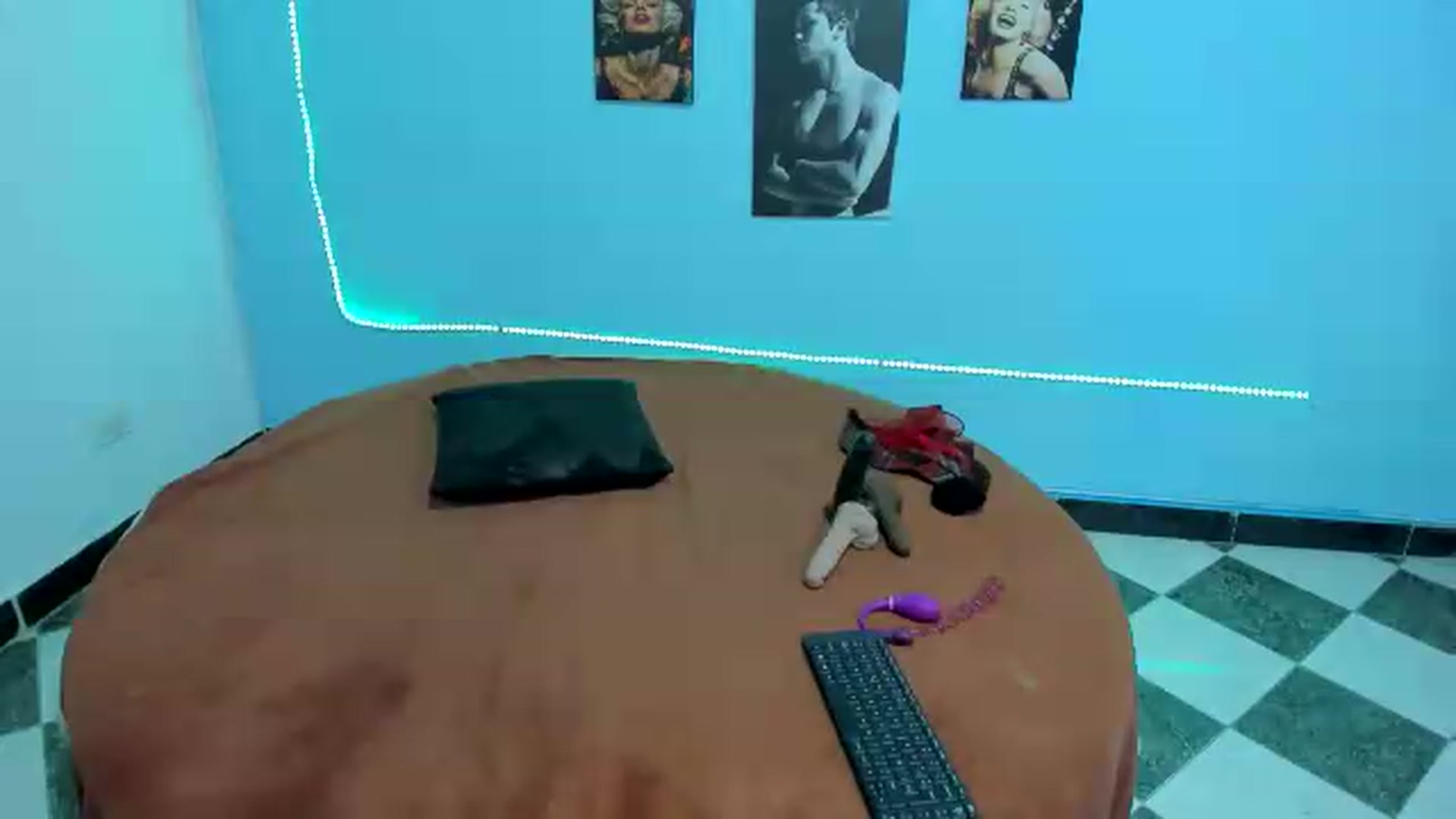 Gallery image thumbnail from Cinthya_dan's myfreecams stream on, 08/06/2026, 21:51 image 18 of 20