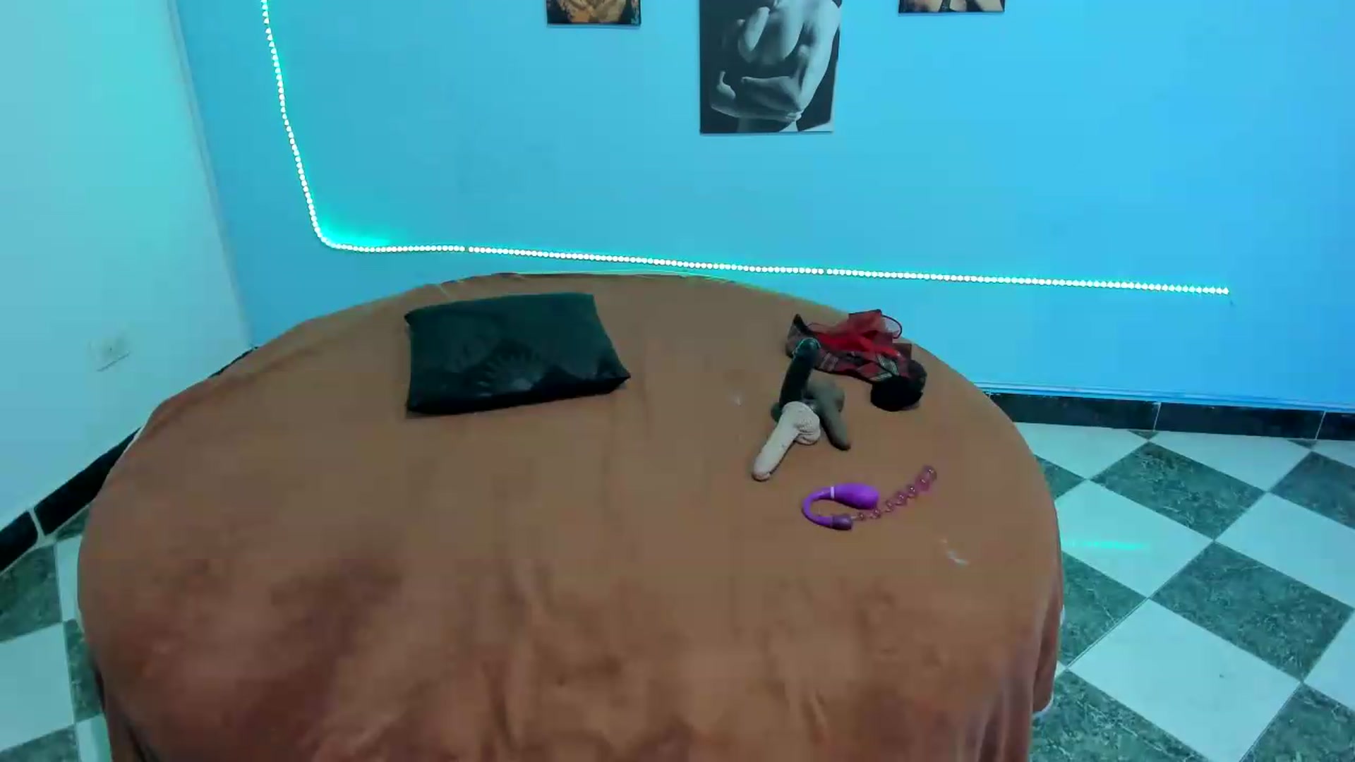 Gallery image thumbnail from Cinthya_dan's myfreecams stream on, 08/06/2026, 23:18 image 13 of 20