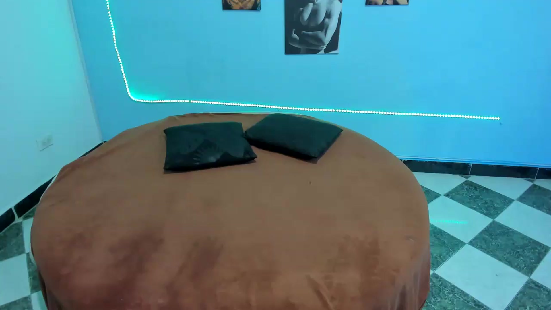 Gallery image thumbnail from Cinthya_dan's myfreecams stream on, 08/06/2026, 23:18 image 18 of 20