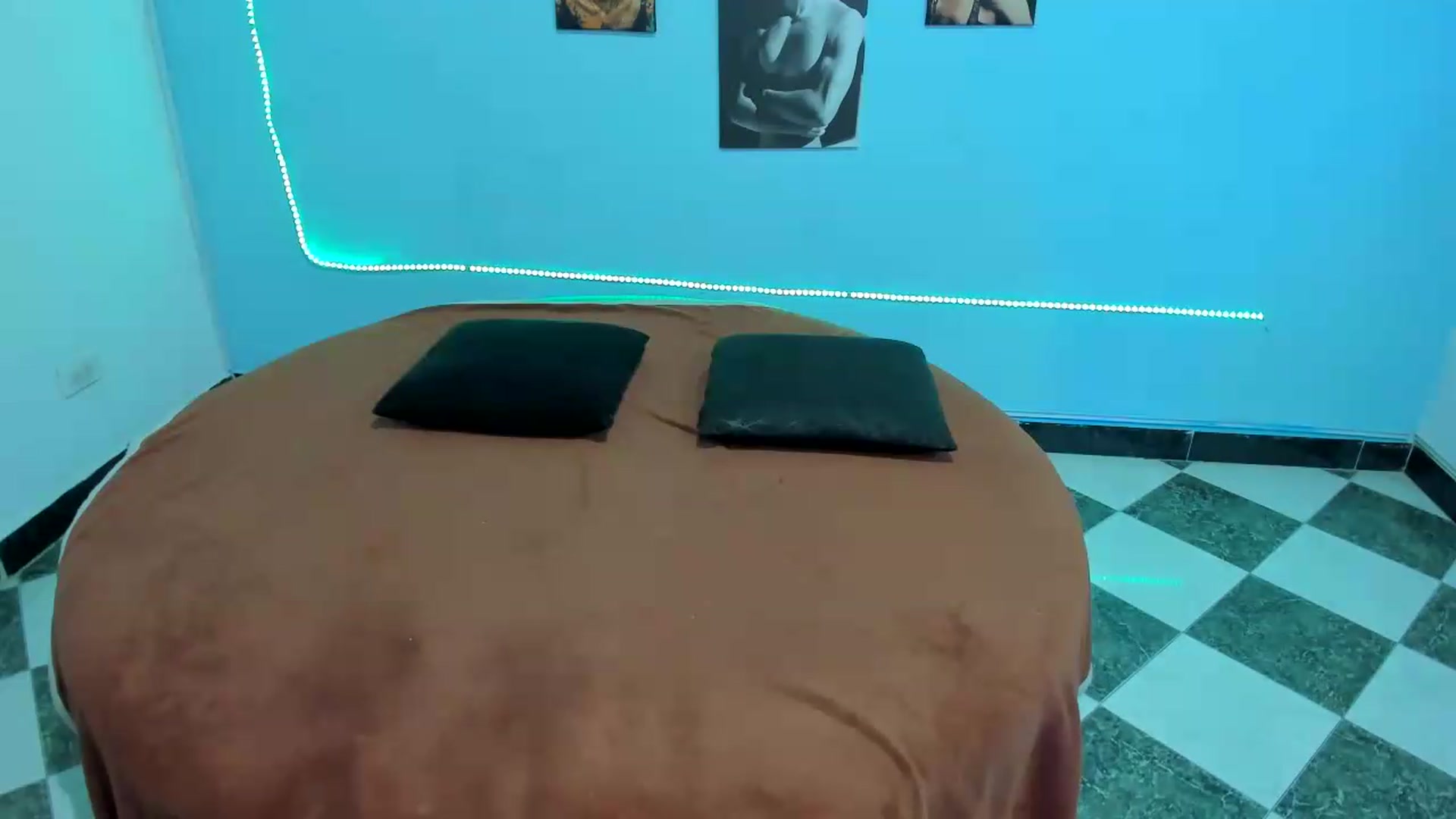 Gallery image thumbnail from Cinthya_dan's myfreecams stream on, 08/11/2026, 23:13 image 17 of 20