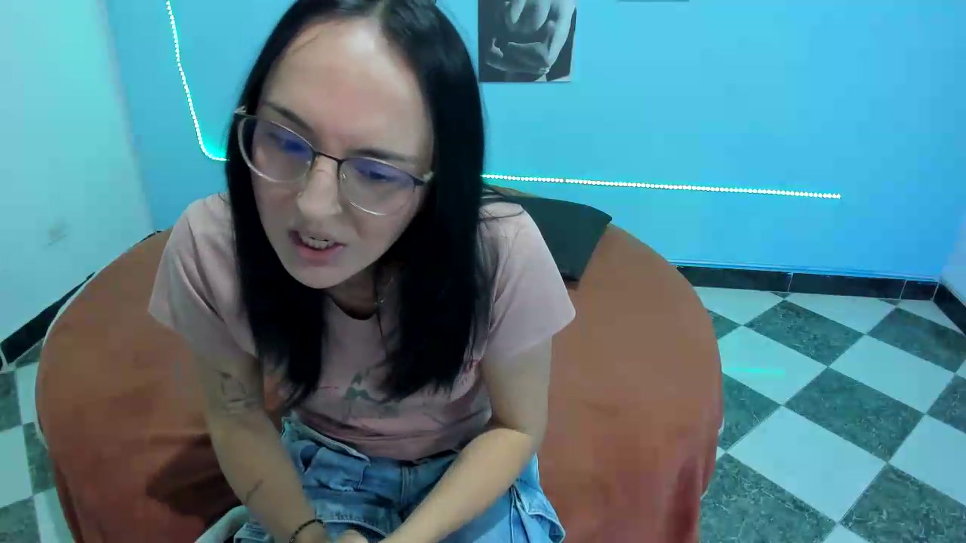 Gallery image thumbnail from Cinthya_dan's myfreecams stream on, 08/11/2026, 23:13 image 3 of 20