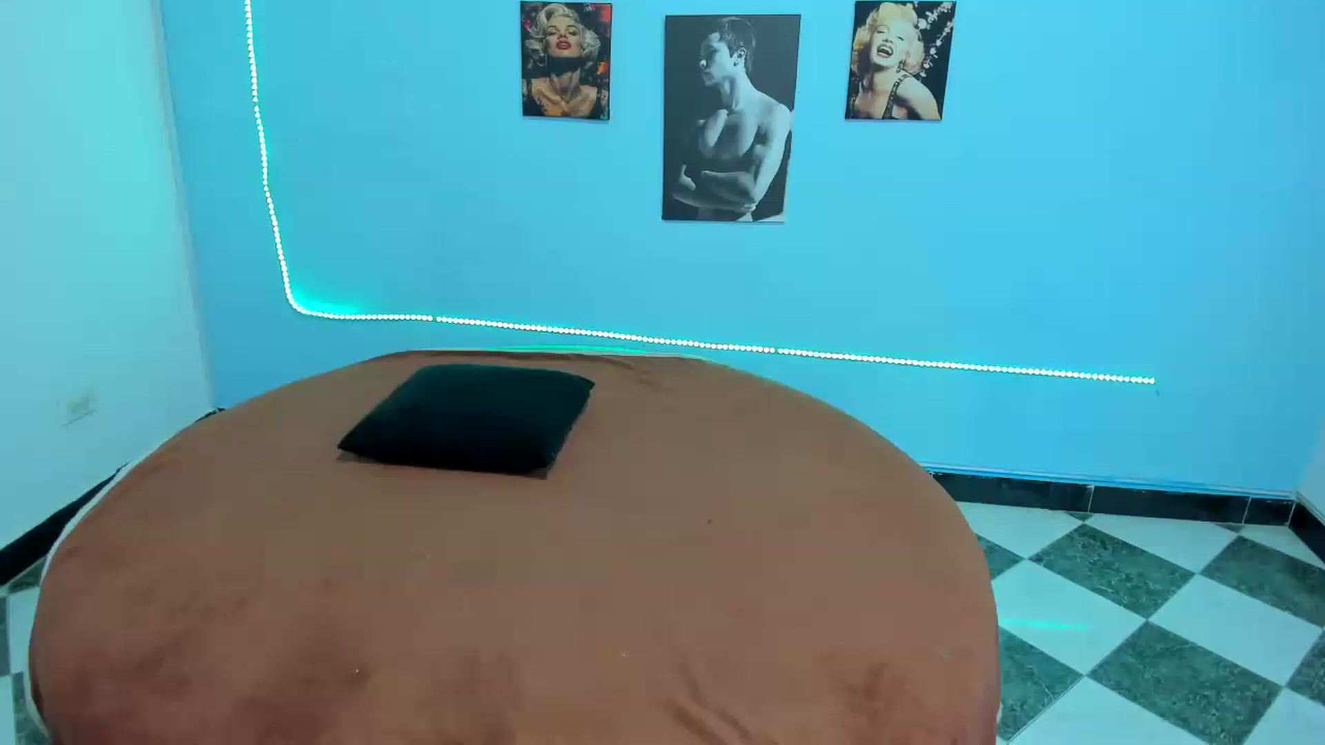 Gallery image thumbnail from Cinthya_dan's myfreecams stream on, 08/11/2026, 23:13 image 12 of 20