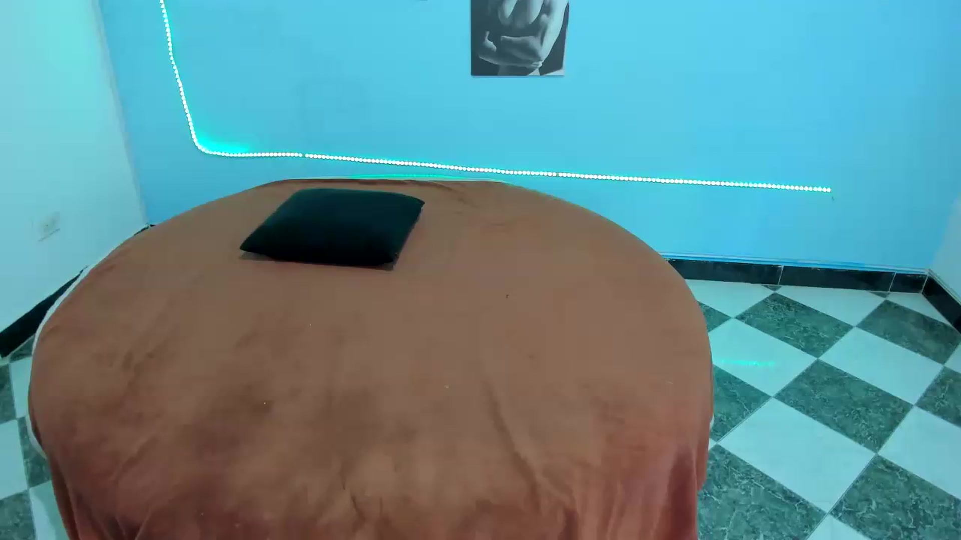 Gallery image thumbnail from Cinthya_dan's myfreecams stream on, 08/11/2026, 23:13 image 8 of 20
