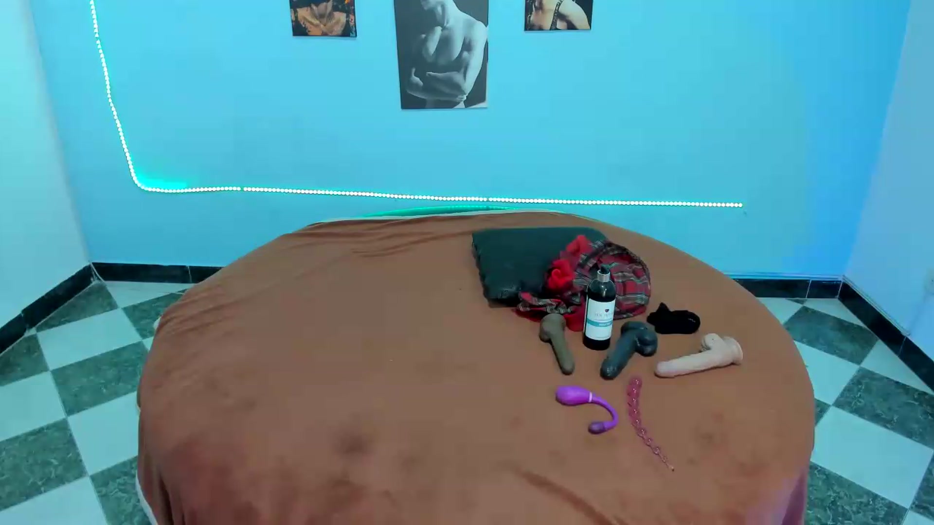 Gallery image thumbnail from Cinthya_dan's myfreecams stream on, 08/18/2026, 19:16 image 19 of 20