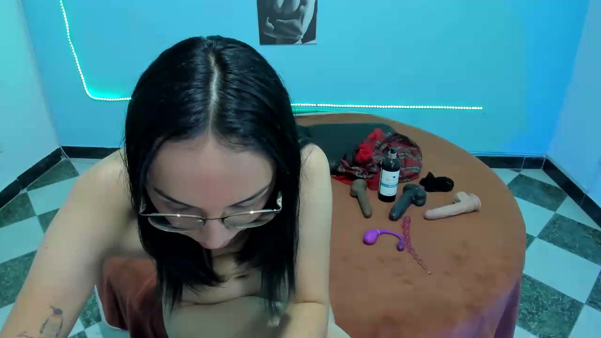 Gallery image thumbnail from Cinthya_dan's myfreecams stream on, 08/18/2026, 19:16 image 8 of 20