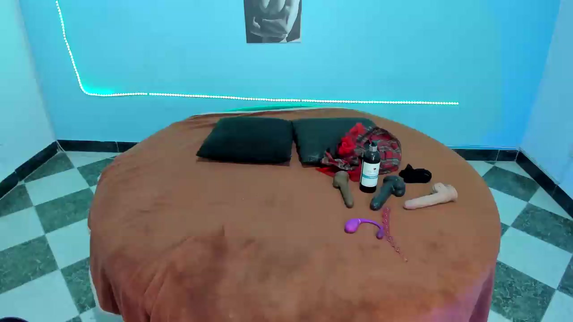 Gallery image thumbnail from Cinthya_dan's myfreecams stream on, 08/18/2026, 19:16 image 1 of 20
