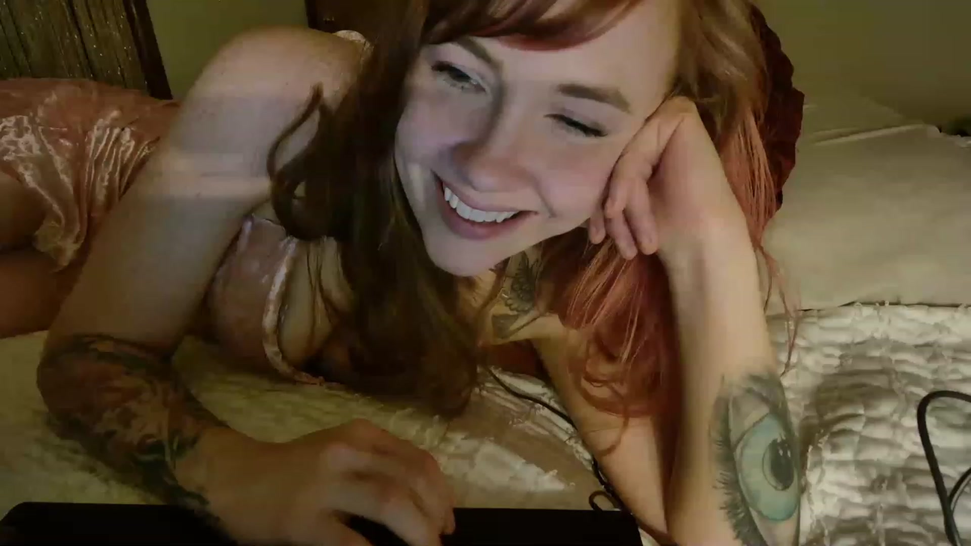Gallery image thumbnail from CirqDuSoleia's myfreecams stream on, 11/28/2022, 01:19 image 10 of 20