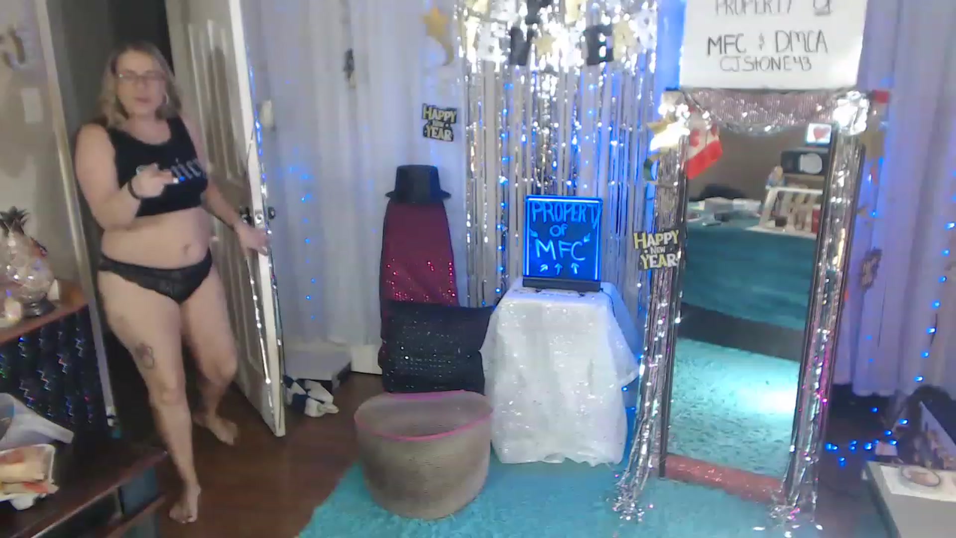 Gallery image thumbnail from CjStone43's myfreecams stream on, 12/31/2022, 21:07 image 13 of 20