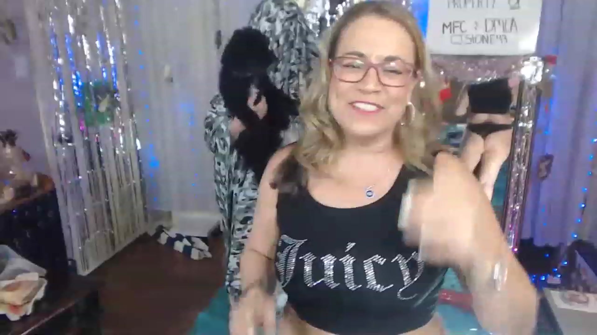 Gallery image thumbnail from CjStone43's myfreecams stream on, 12/31/2022, 21:07 image 7 of 20
