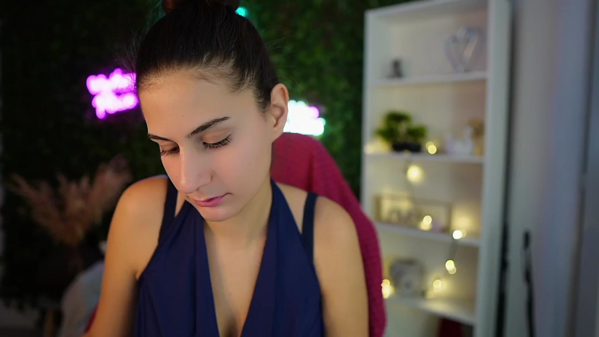 Gallery image thumbnail from Clair_Meek's myfreecams stream on, 12/15/2024, 10:58 image 19 of 20