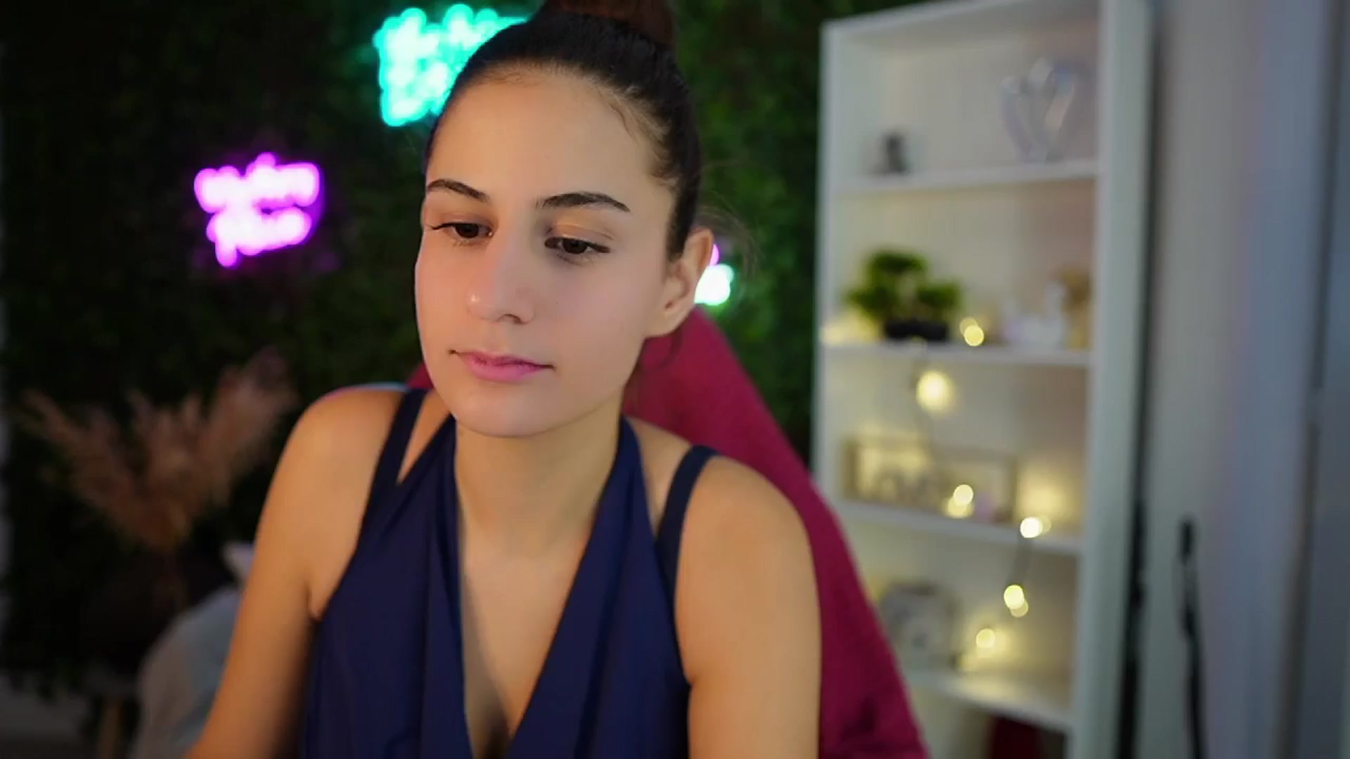 Gallery image thumbnail from Clair_Meek's myfreecams stream on, 12/15/2024, 10:58 image 2 of 20