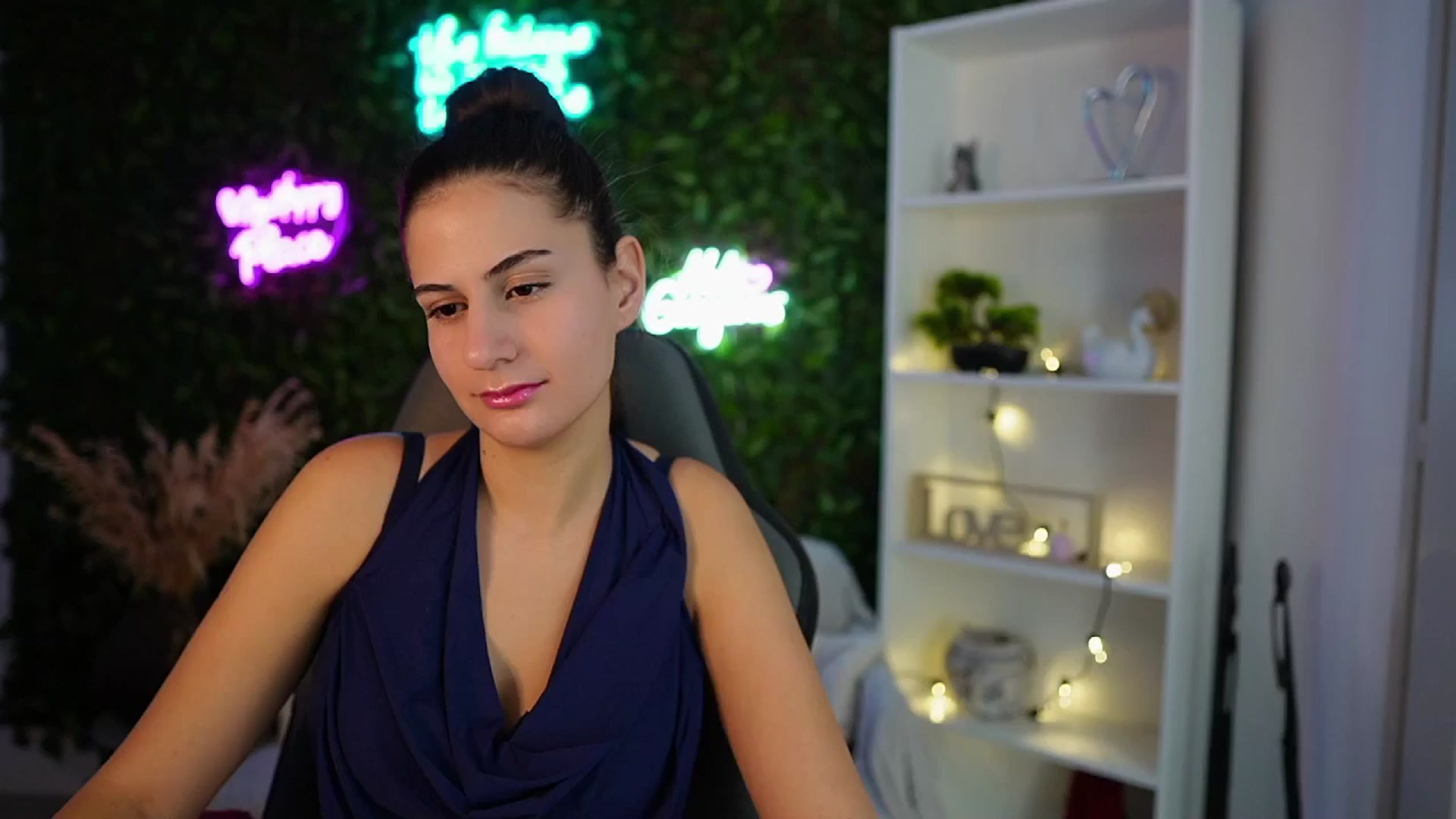 Gallery image thumbnail from Clair_Meek's myfreecams stream on, 12/15/2024, 12:07 image 19 of 20