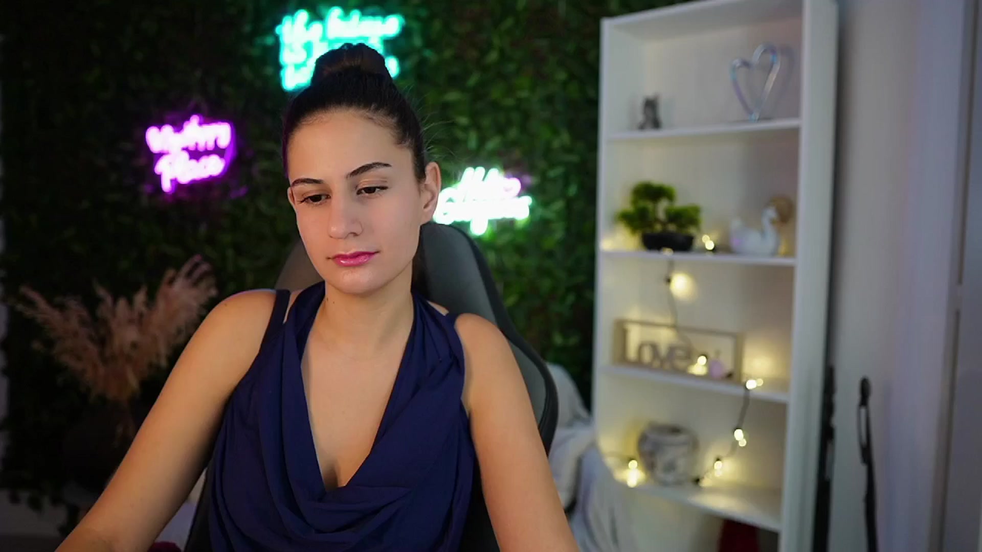 Gallery image thumbnail from Clair_Meek's myfreecams stream on, 12/15/2024, 12:07 image 18 of 20