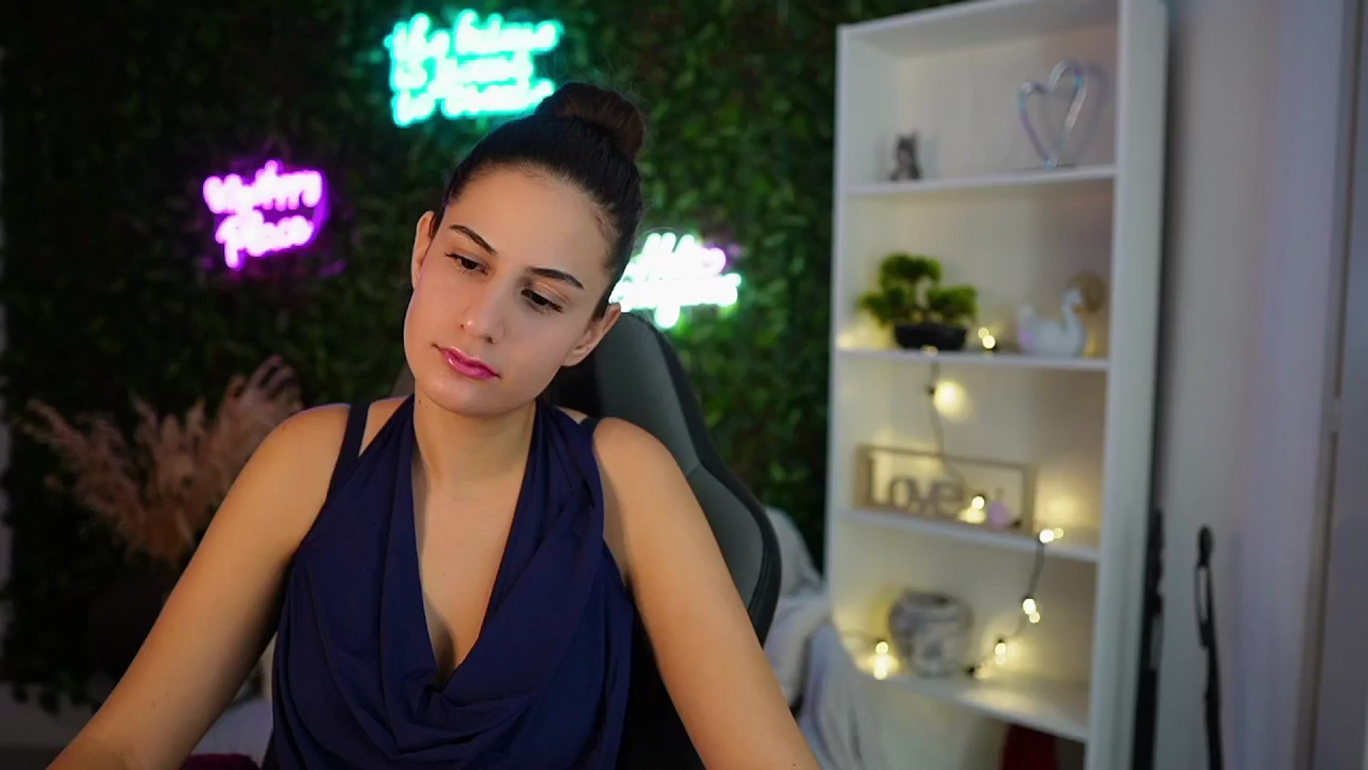 Gallery image thumbnail from Clair_Meek's myfreecams stream on, 12/15/2024, 12:07 image 20 of 20