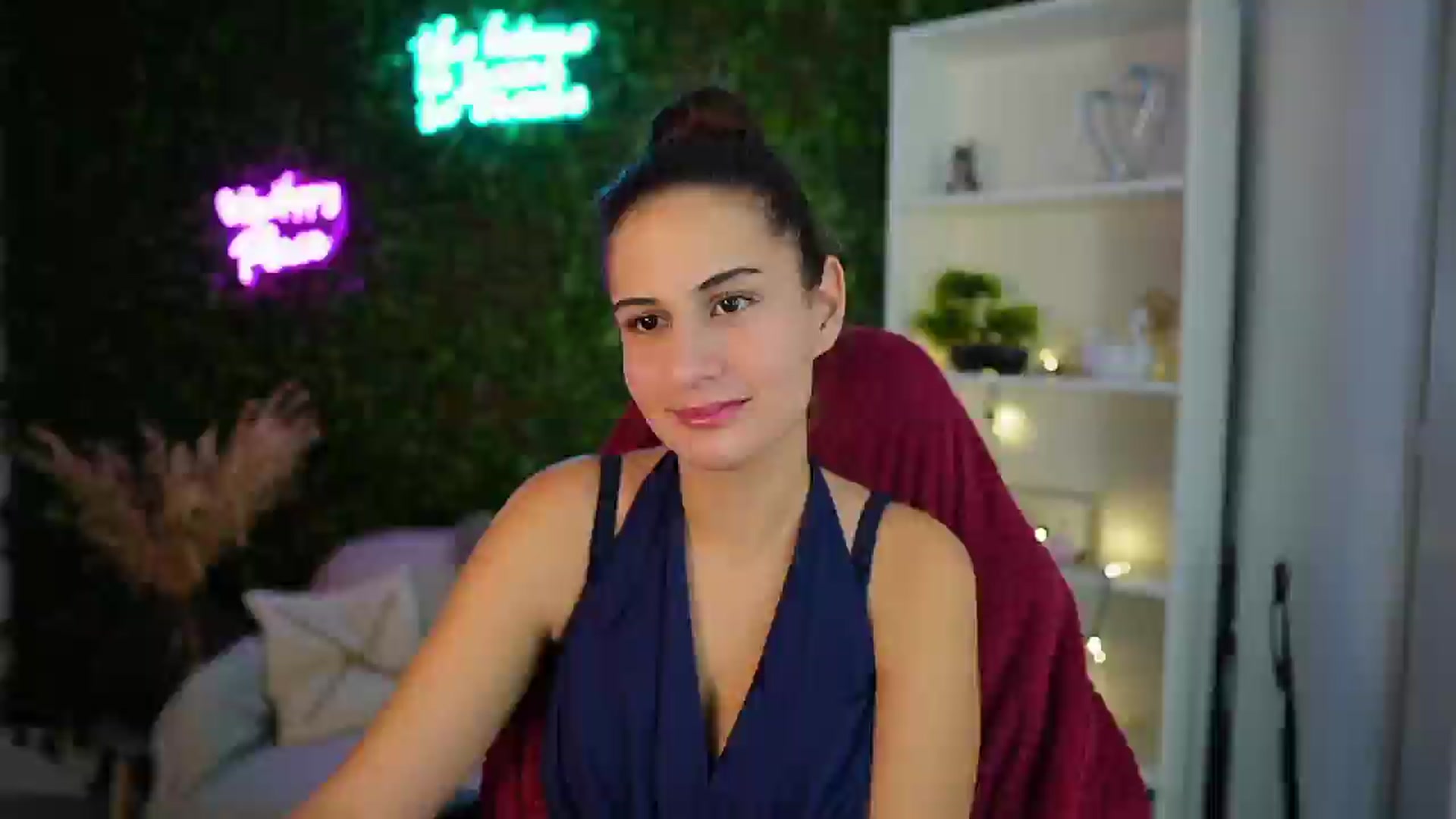 Gallery image thumbnail from Clair_Meek's myfreecams stream on, 12/15/2024, 13:24 image 16 of 20