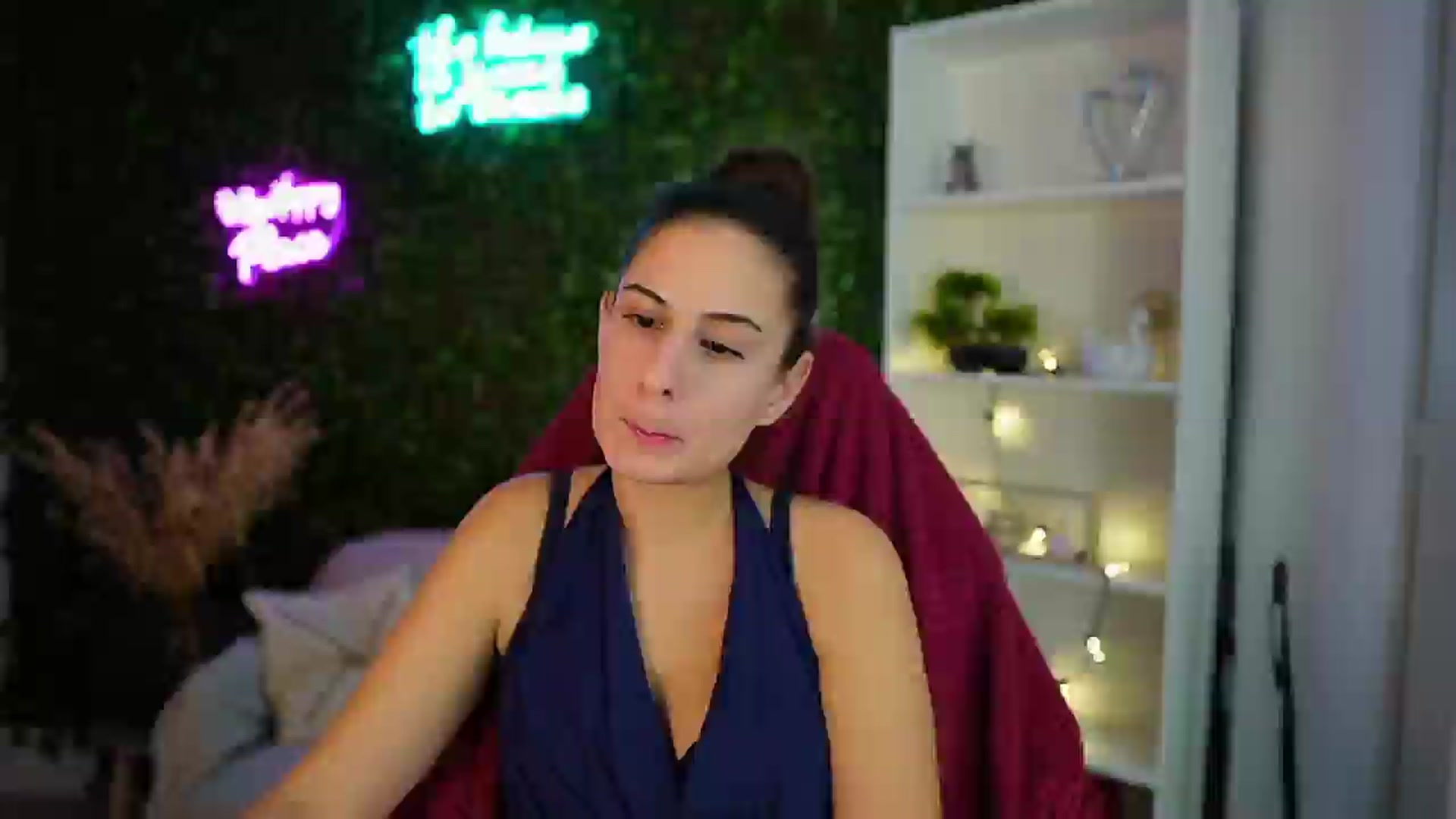 Gallery image thumbnail from Clair_Meek's myfreecams stream on, 12/15/2024, 13:24 image 15 of 20