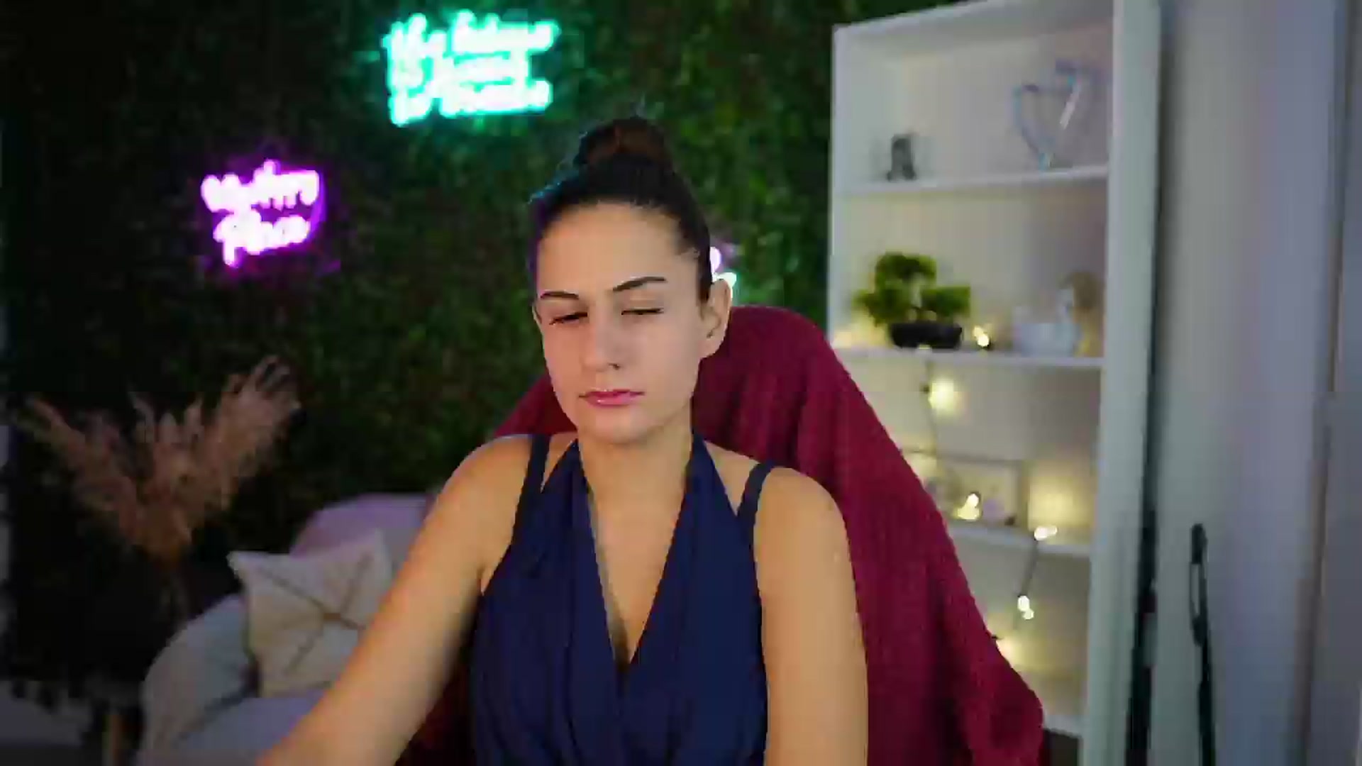 Gallery image thumbnail from Clair_Meek's myfreecams stream on, 12/15/2024, 13:24 image 8 of 20