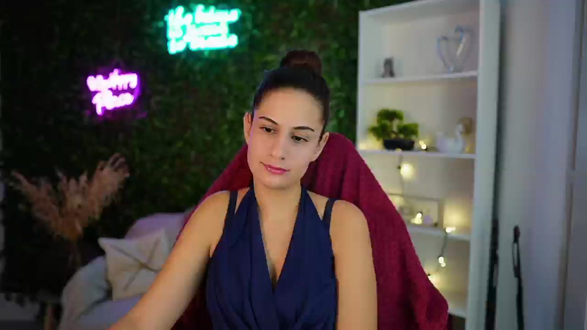Gallery image thumbnail from Clair_Meek's myfreecams stream on, 12/15/2024, 13:24 image 2 of 20