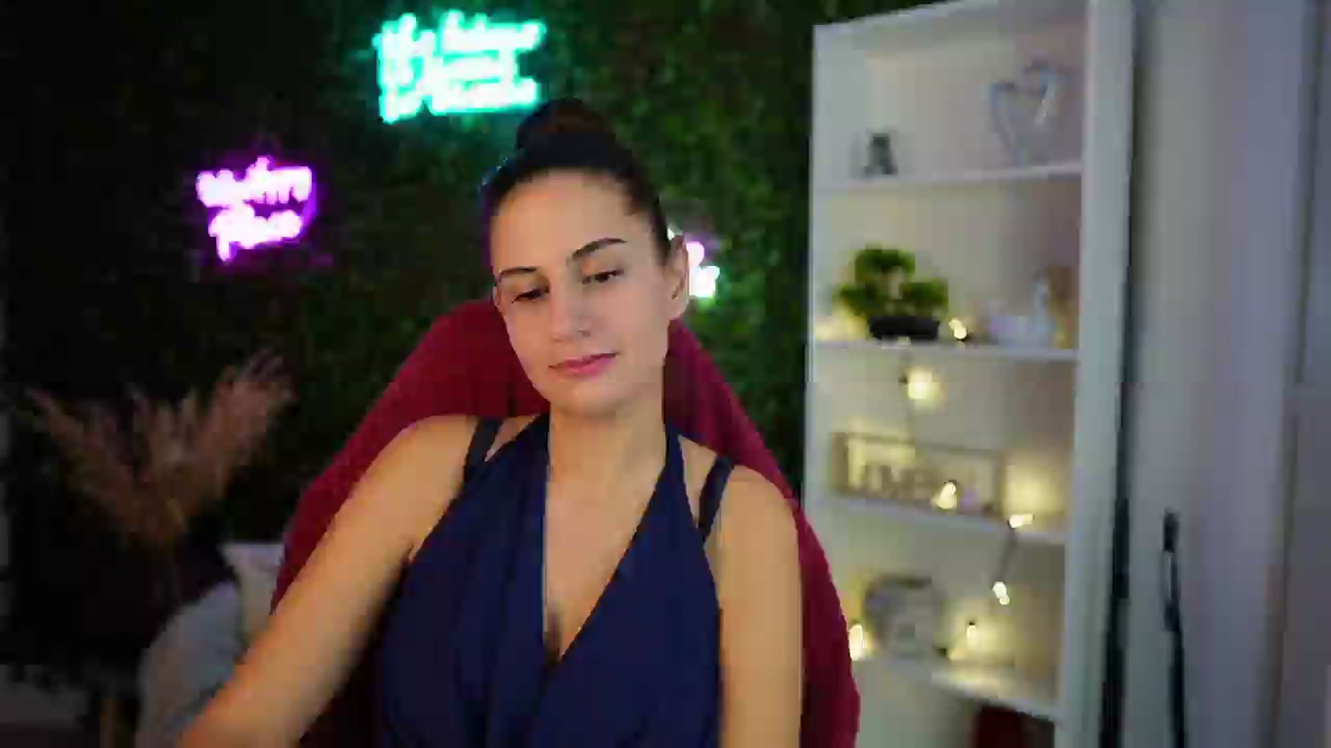 Gallery image thumbnail from Clair_Meek's myfreecams stream on, 12/15/2024, 14:37 image 6 of 20