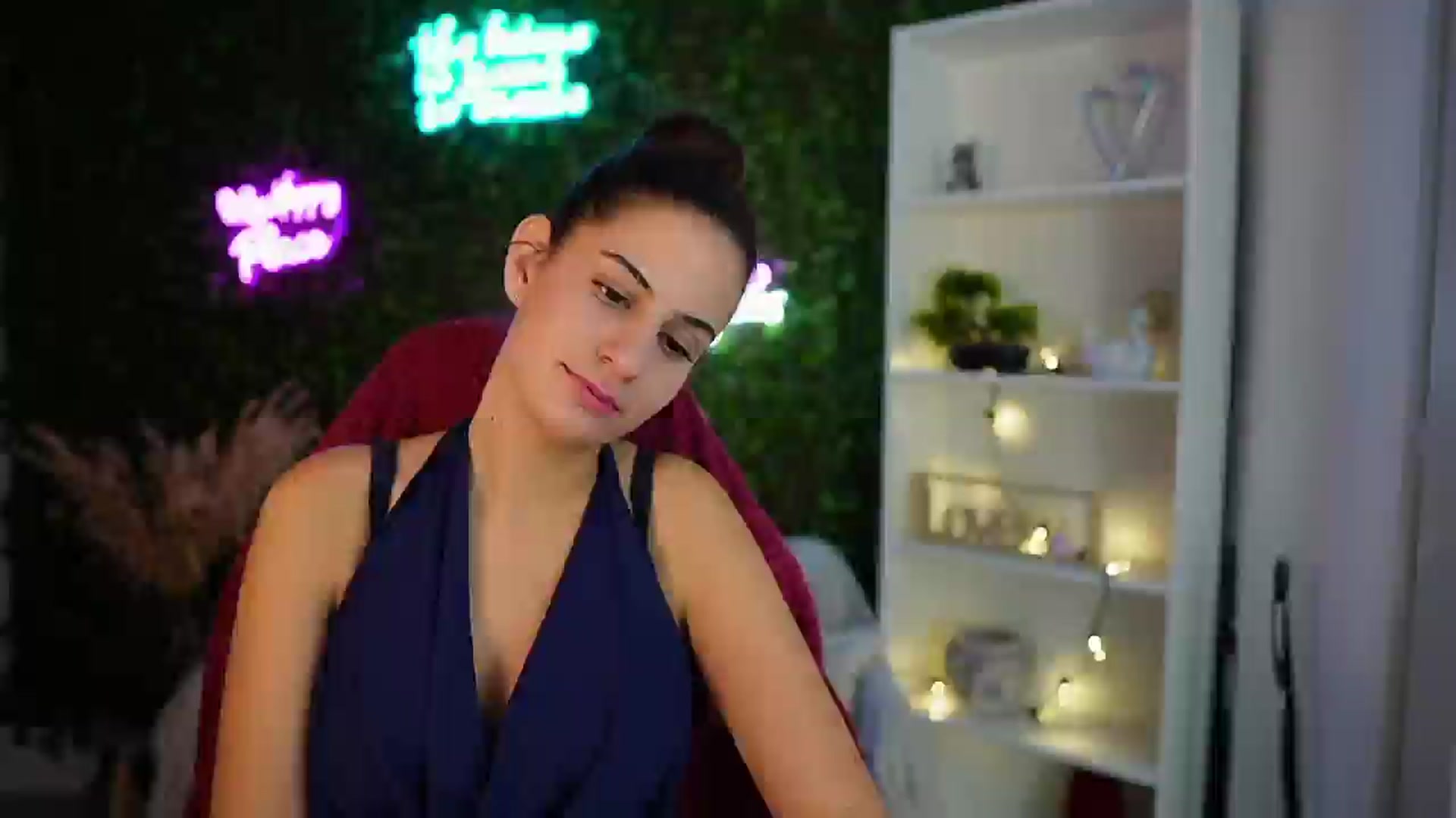 Gallery image thumbnail from Clair_Meek's myfreecams stream on, 12/15/2024, 14:37 image 1 of 20