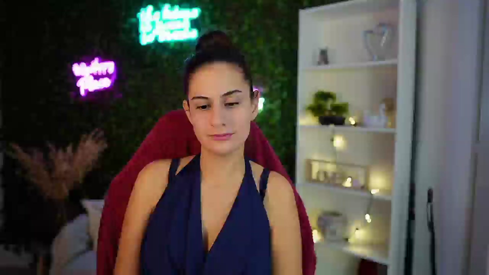 Gallery image thumbnail from Clair_Meek's myfreecams stream on, 12/15/2024, 14:37 image 4 of 20
