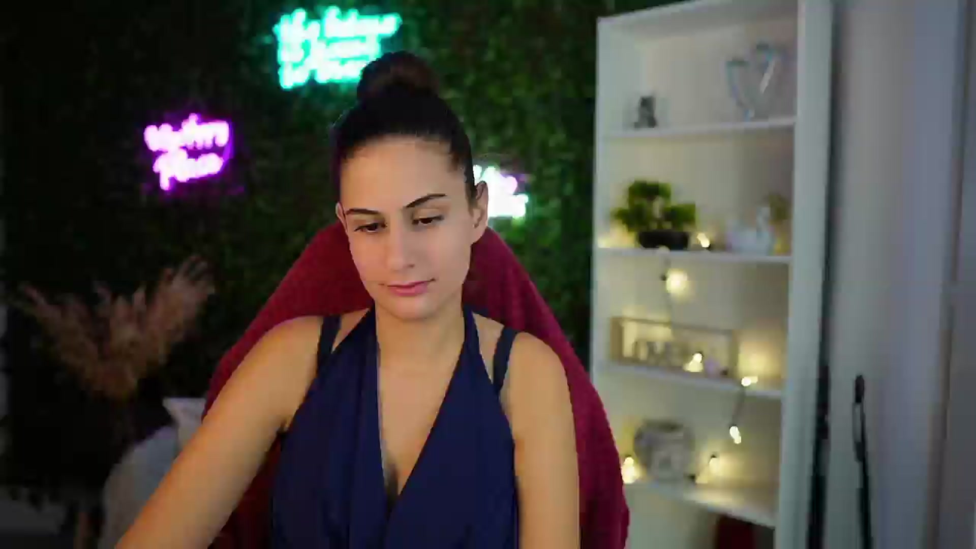 Gallery image thumbnail from Clair_Meek's myfreecams stream on, 12/15/2024, 14:37 image 7 of 20