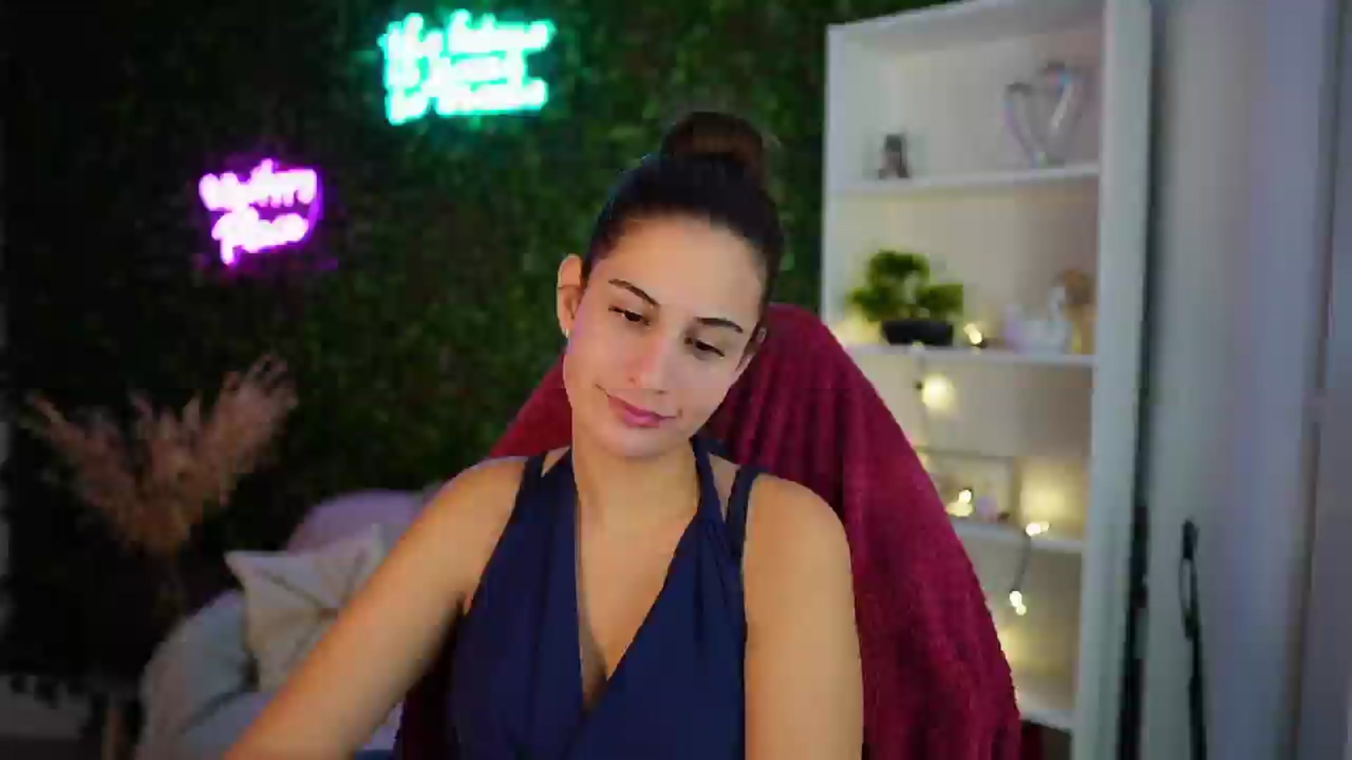 Gallery image thumbnail from Clair_Meek's myfreecams stream on, 12/15/2024, 14:37 image 20 of 20