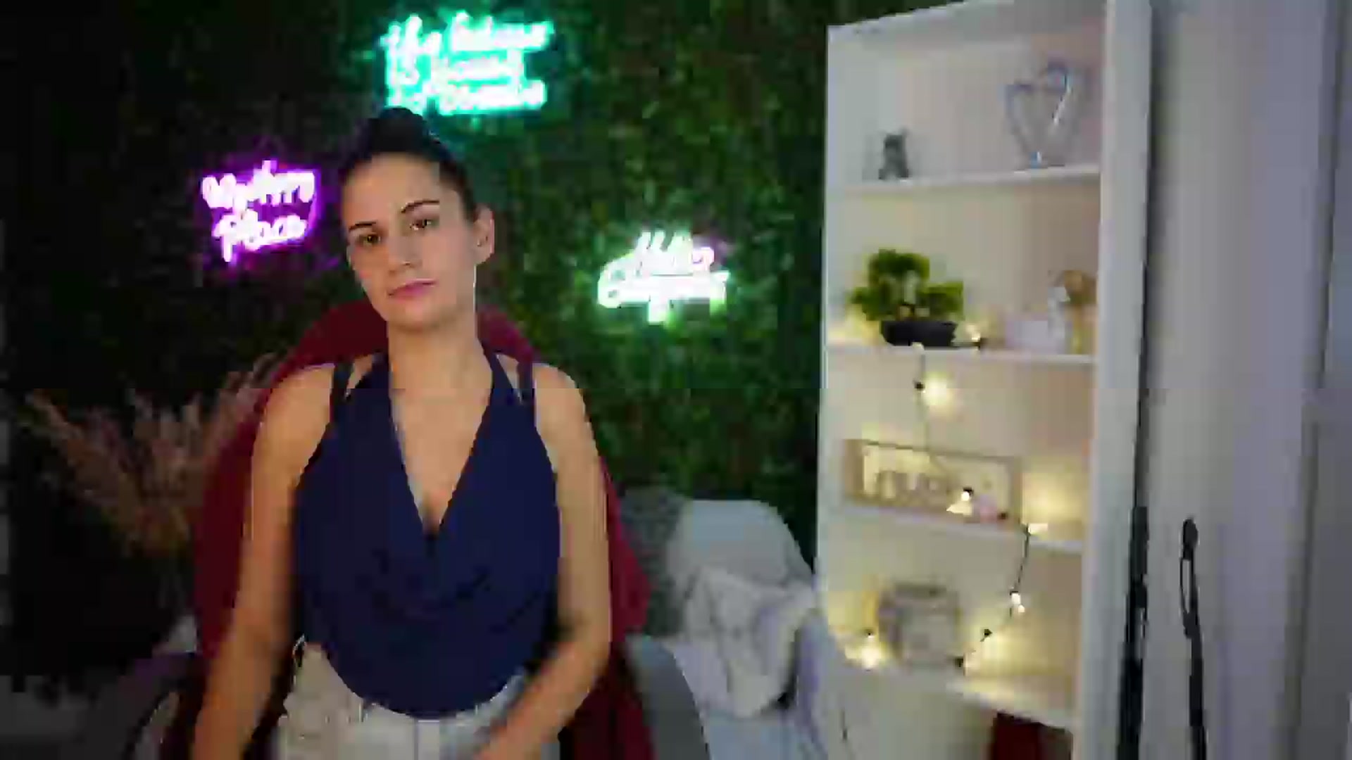 Gallery image thumbnail from Clair_Meek's myfreecams stream on, 12/15/2024, 14:37 image 2 of 20