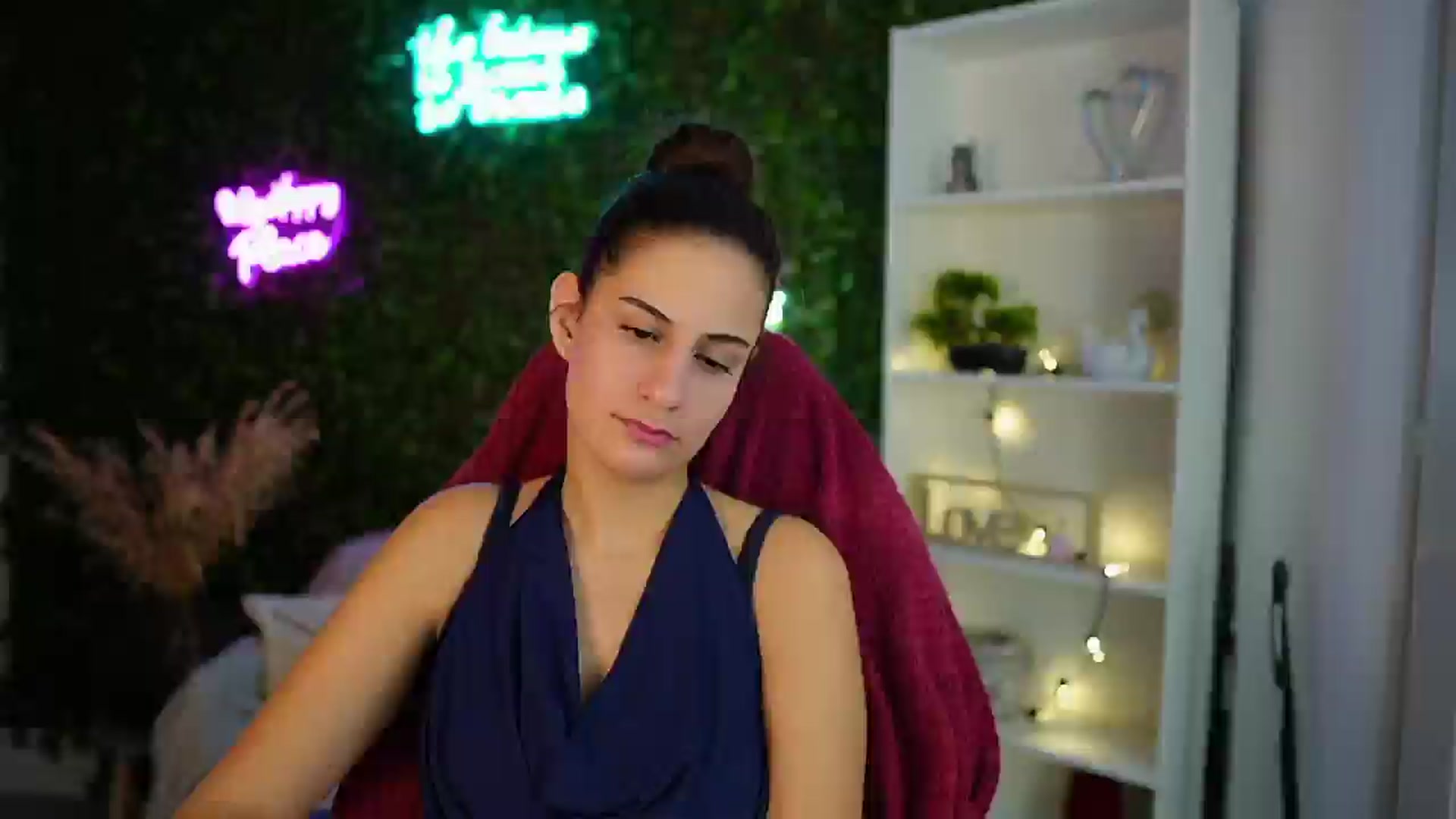 Gallery image thumbnail from Clair_Meek's myfreecams stream on, 12/15/2024, 15:04 image 9 of 20