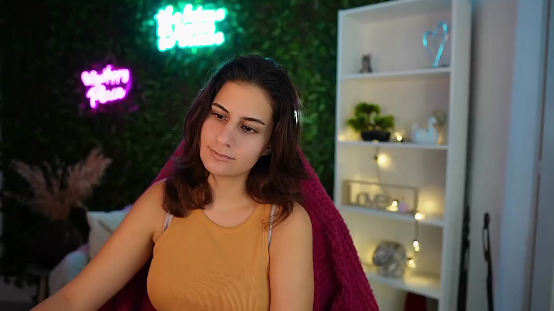 Gallery image thumbnail from Clair_Meek's myfreecams stream on, 12/16/2024, 12:39 image 5 of 20