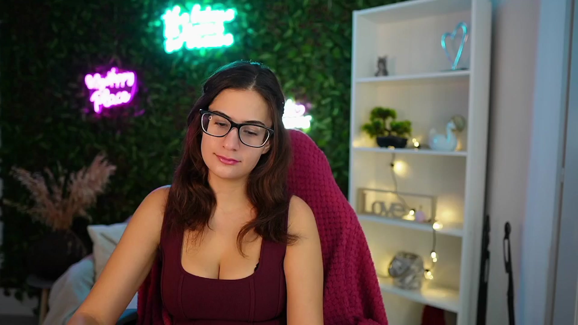 Gallery image thumbnail from Clair_Meek's myfreecams stream on, 12/17/2024, 10:19 image 1 of 20