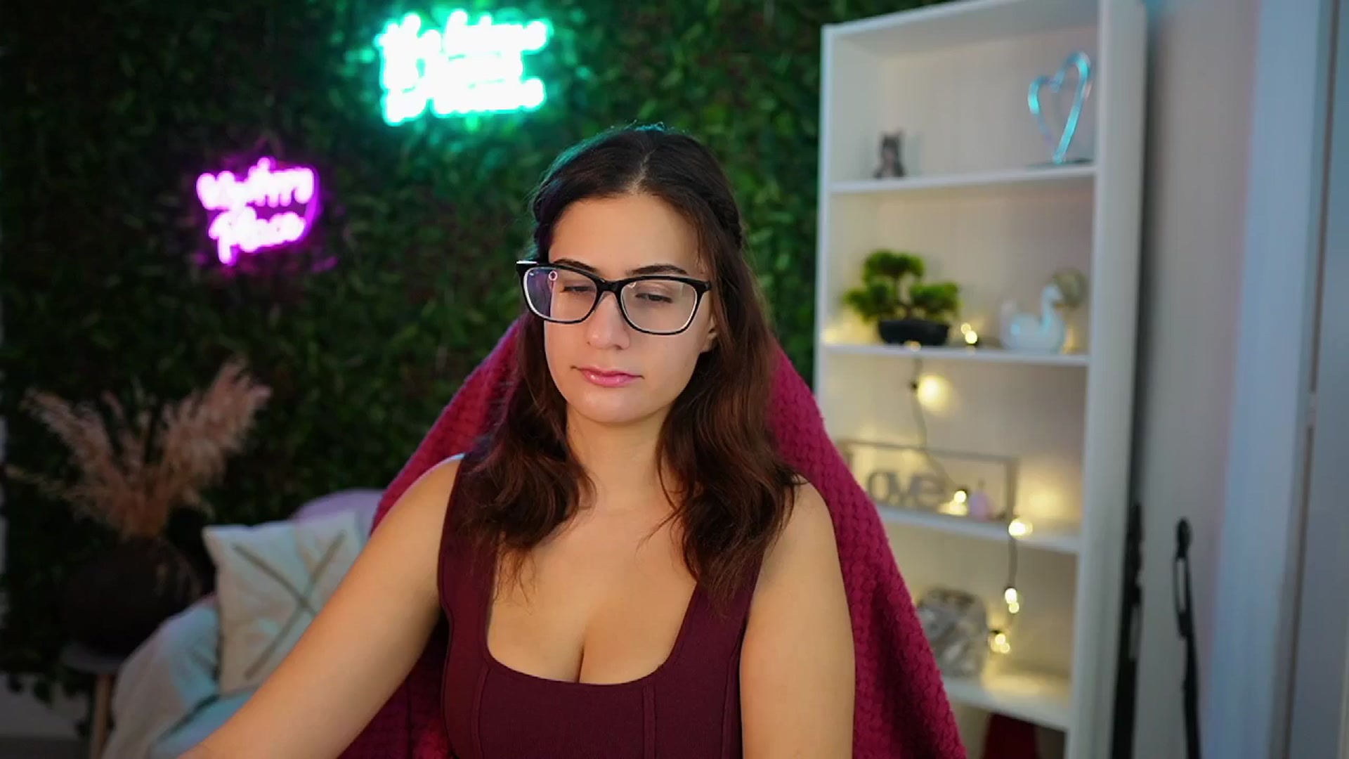 Gallery image thumbnail from Clair_Meek's myfreecams stream on, 12/17/2024, 10:19 image 18 of 20