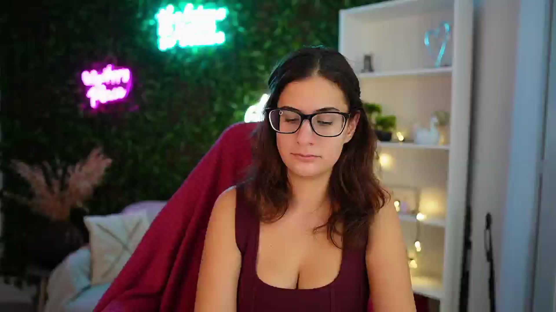 Gallery image thumbnail from Clair_Meek's myfreecams stream on, 12/17/2024, 14:01 image 18 of 20