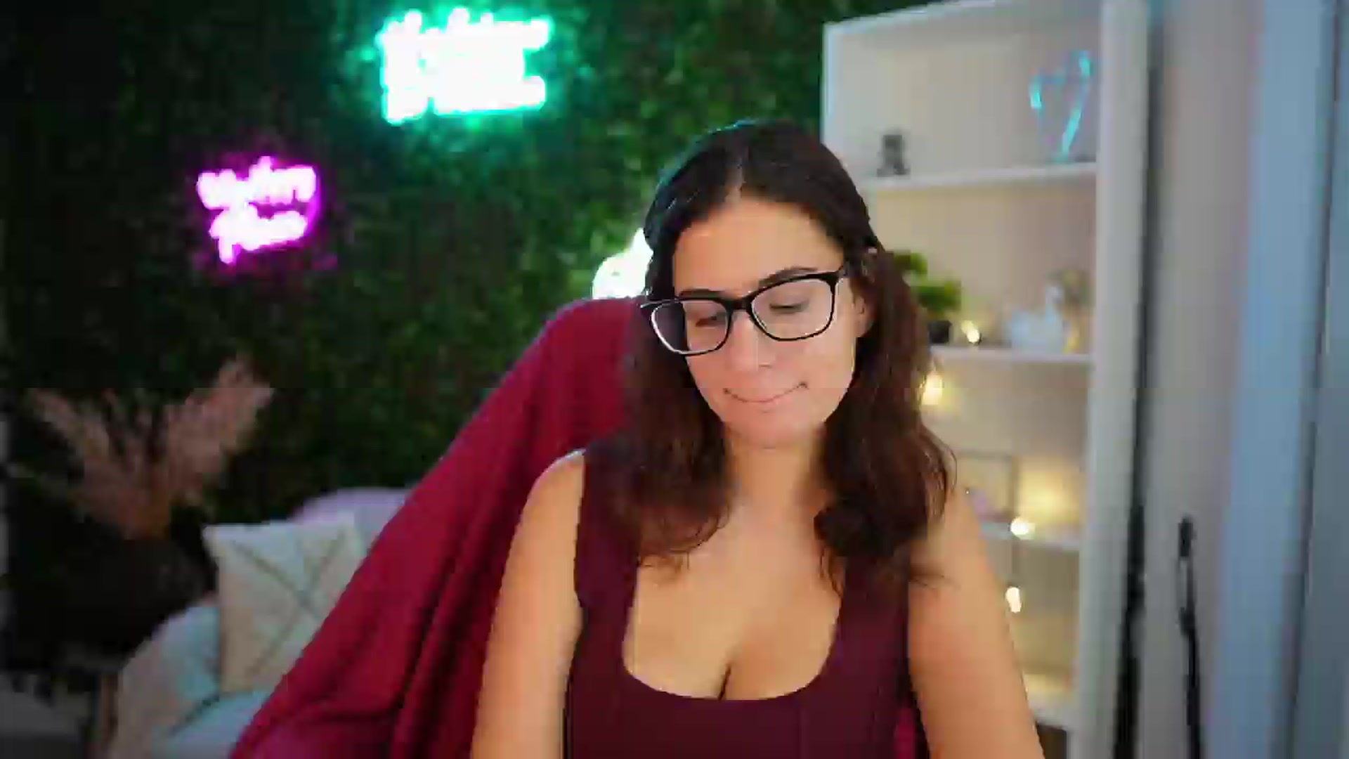 Gallery image thumbnail from Clair_Meek's myfreecams stream on, 12/17/2024, 14:01 image 14 of 20
