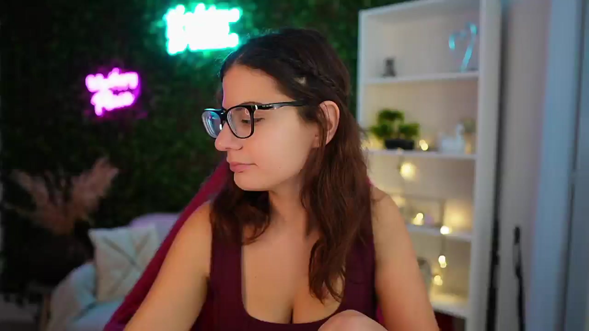 Gallery image thumbnail from Clair_Meek's myfreecams stream on, 12/17/2024, 14:01 image 2 of 20
