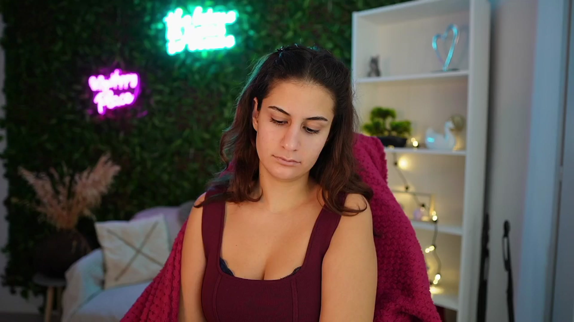 Gallery image thumbnail from Clair_Meek's myfreecams stream on, 12/19/2024, 13:57 image 13 of 20