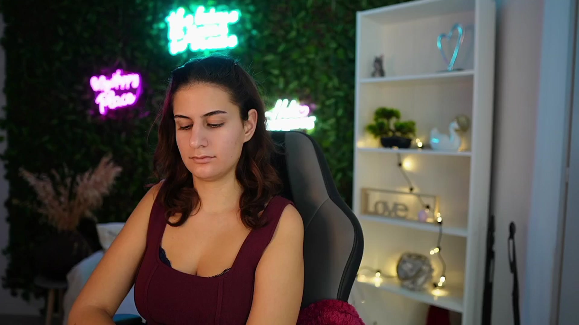 Gallery image thumbnail from Clair_Meek's myfreecams stream on, 12/19/2024, 13:57 image 12 of 20