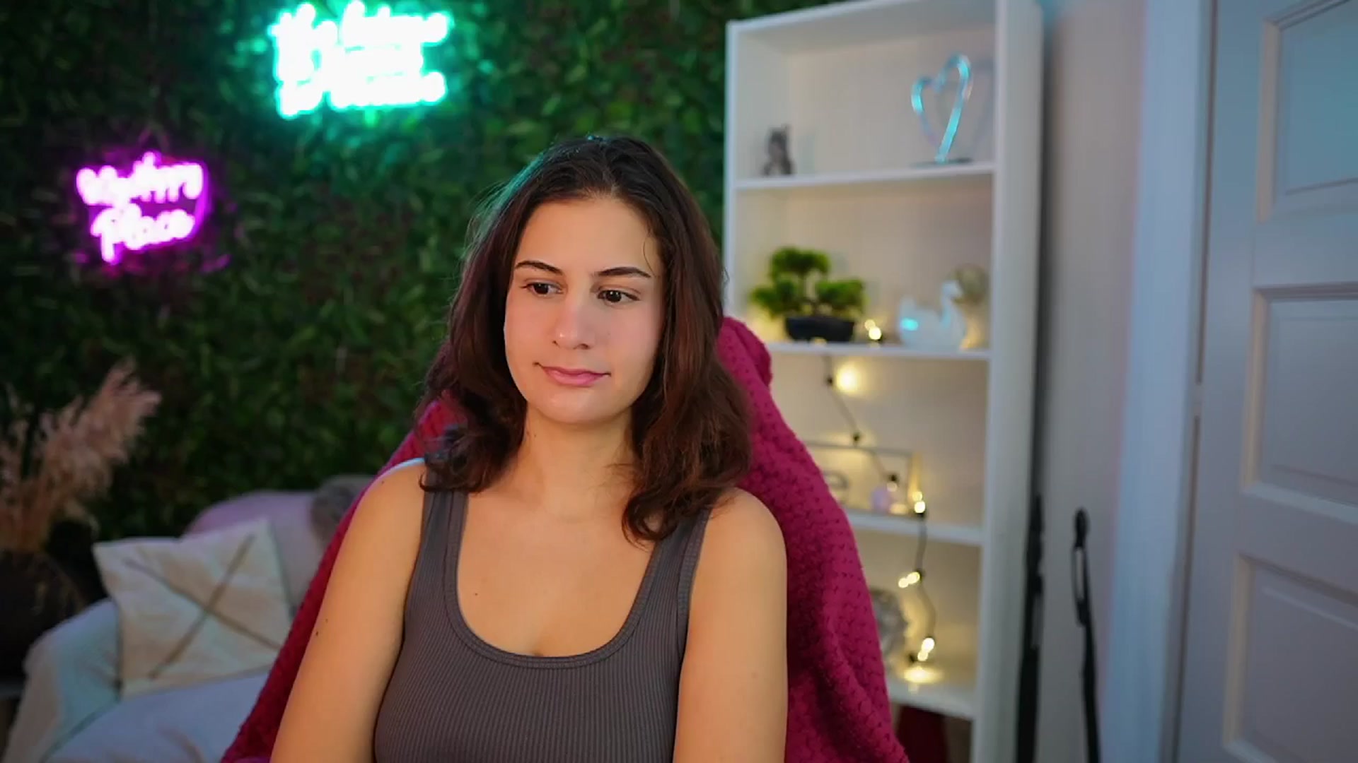 Gallery image thumbnail from Clair_Meek's myfreecams stream on, 12/20/2024, 09:29 image 3 of 20